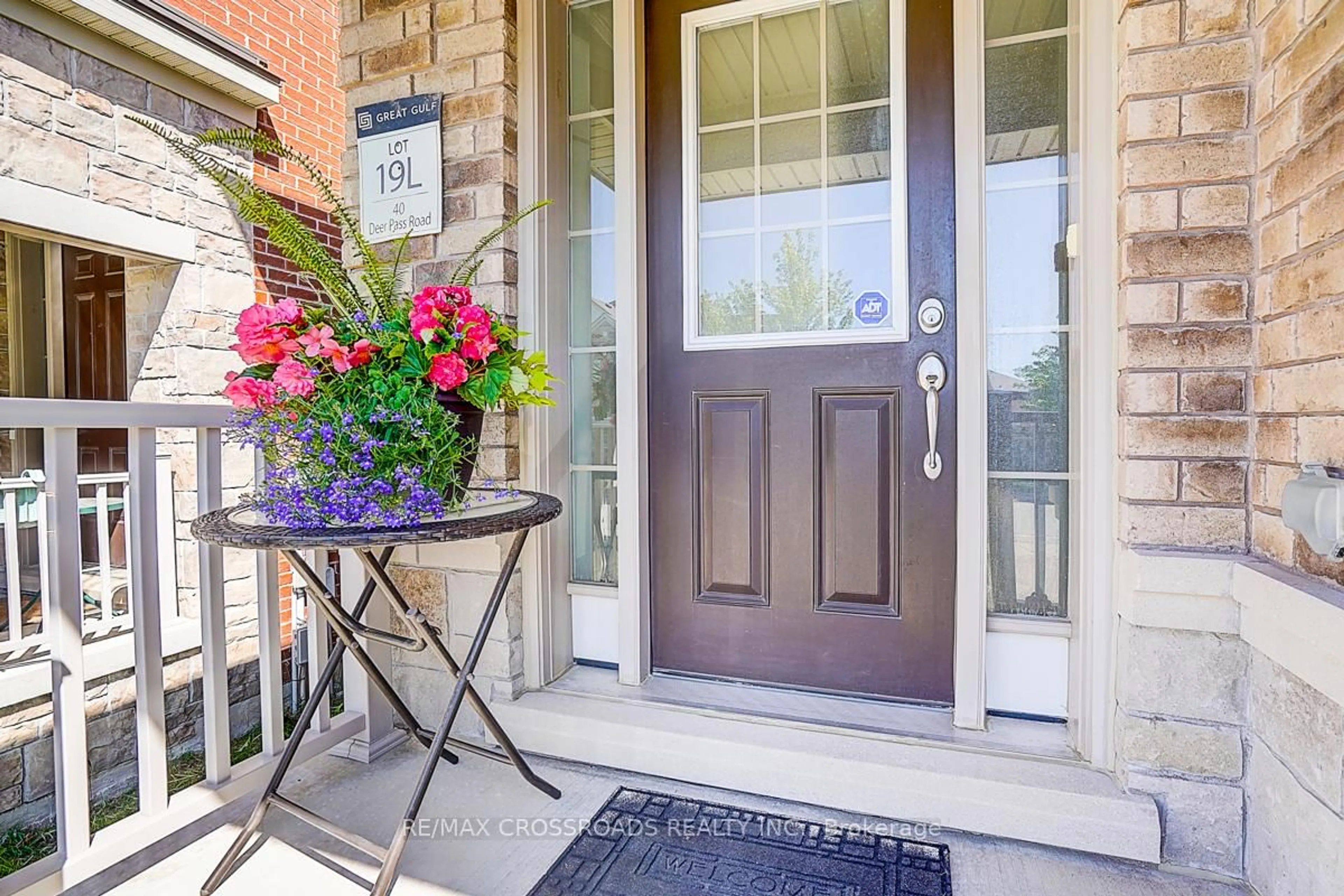 Indoor entryway for 40 Deer Pass Rd, East Gwillimbury Ontario L9N 0S5