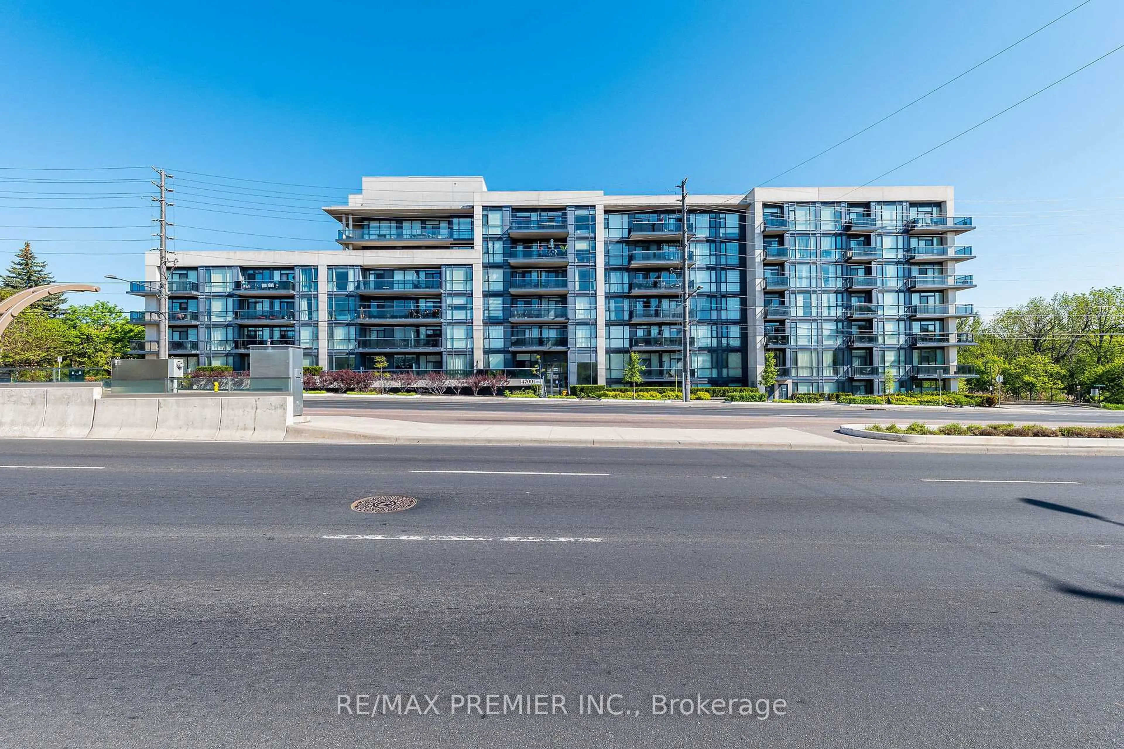 A pic from outside/outdoor area/front of a property/back of a property/a pic from drone, unknown for 4700 Highway 7 #507, Vaughan Ontario L4L 0B4