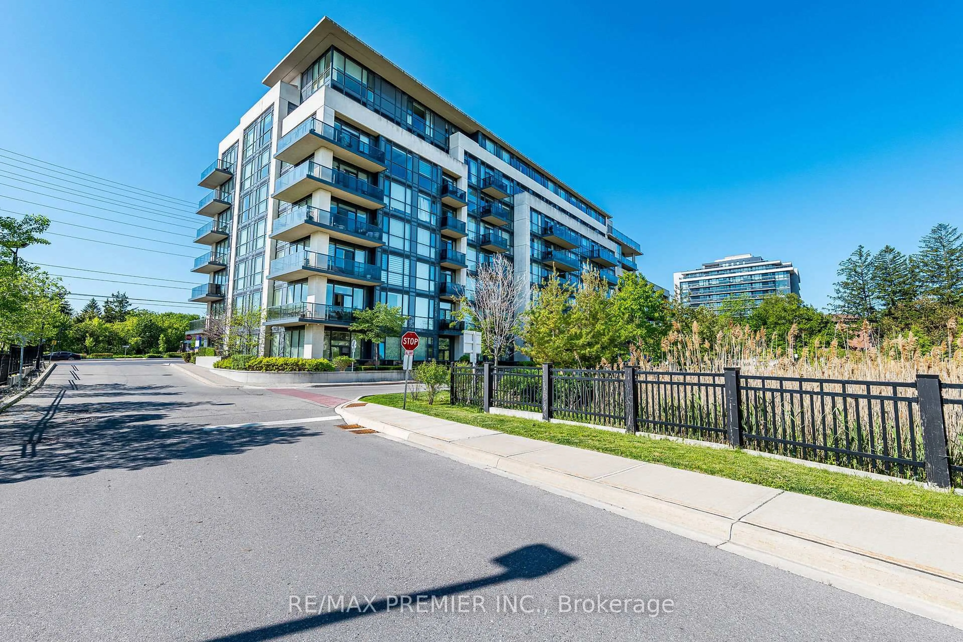A pic from outside/outdoor area/front of a property/back of a property/a pic from drone, unknown for 4700 Highway 7 #507, Vaughan Ontario L4L 0B4