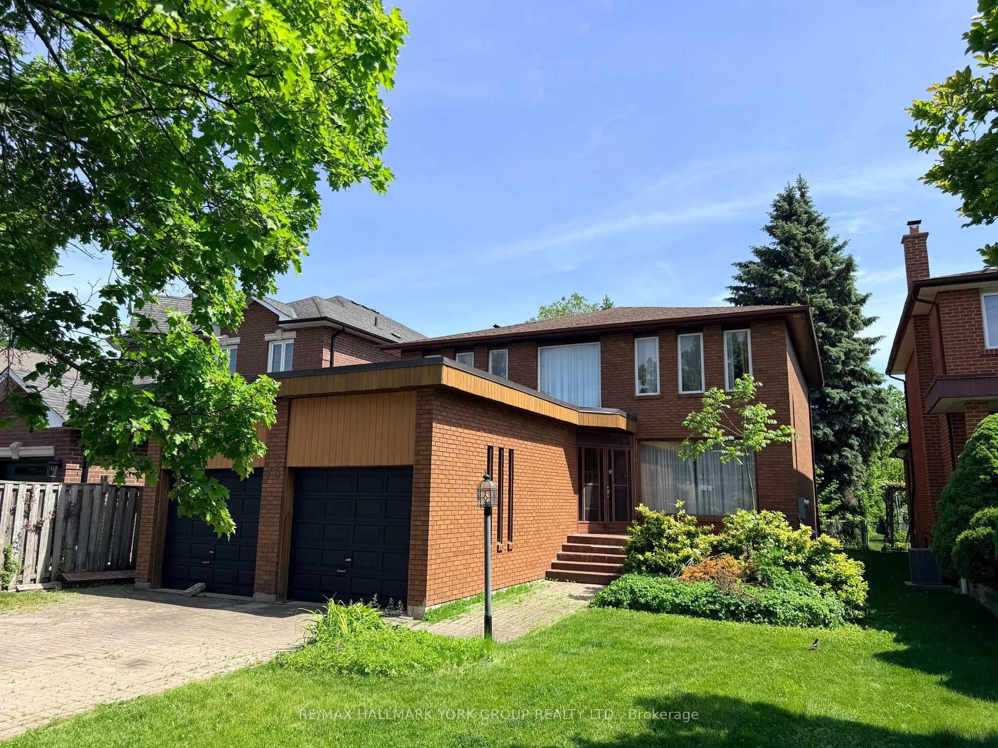 Home with brick exterior material, street for 75 Spruce Ave, Richmond Hill Ontario L4C 6V9