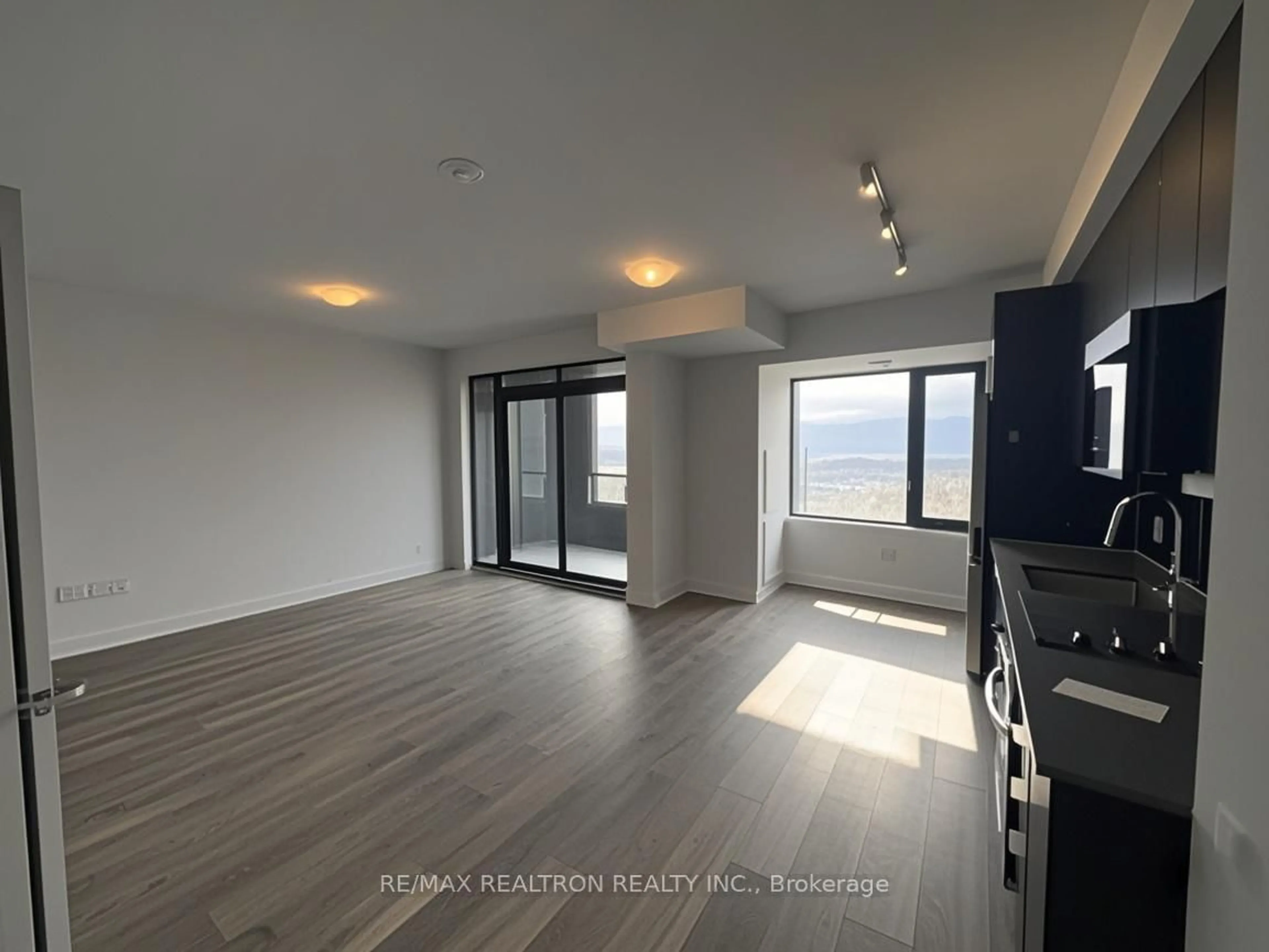 A pic of a room for 2920 Highway 7 #4705, Vaughan Ontario L4K 0P4