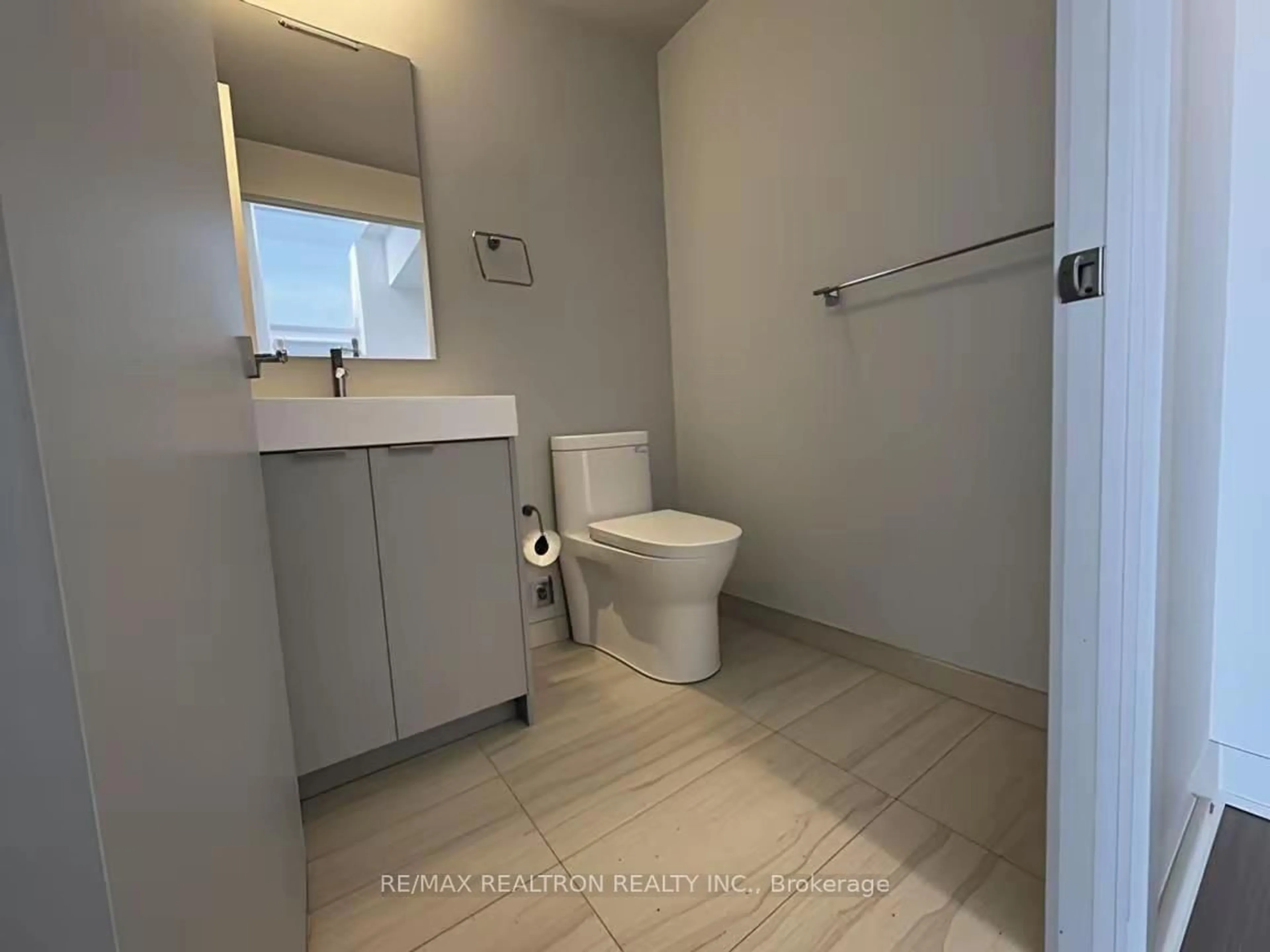 A pic of a room for 2920 Highway 7 #4705, Vaughan Ontario L4K 0P4