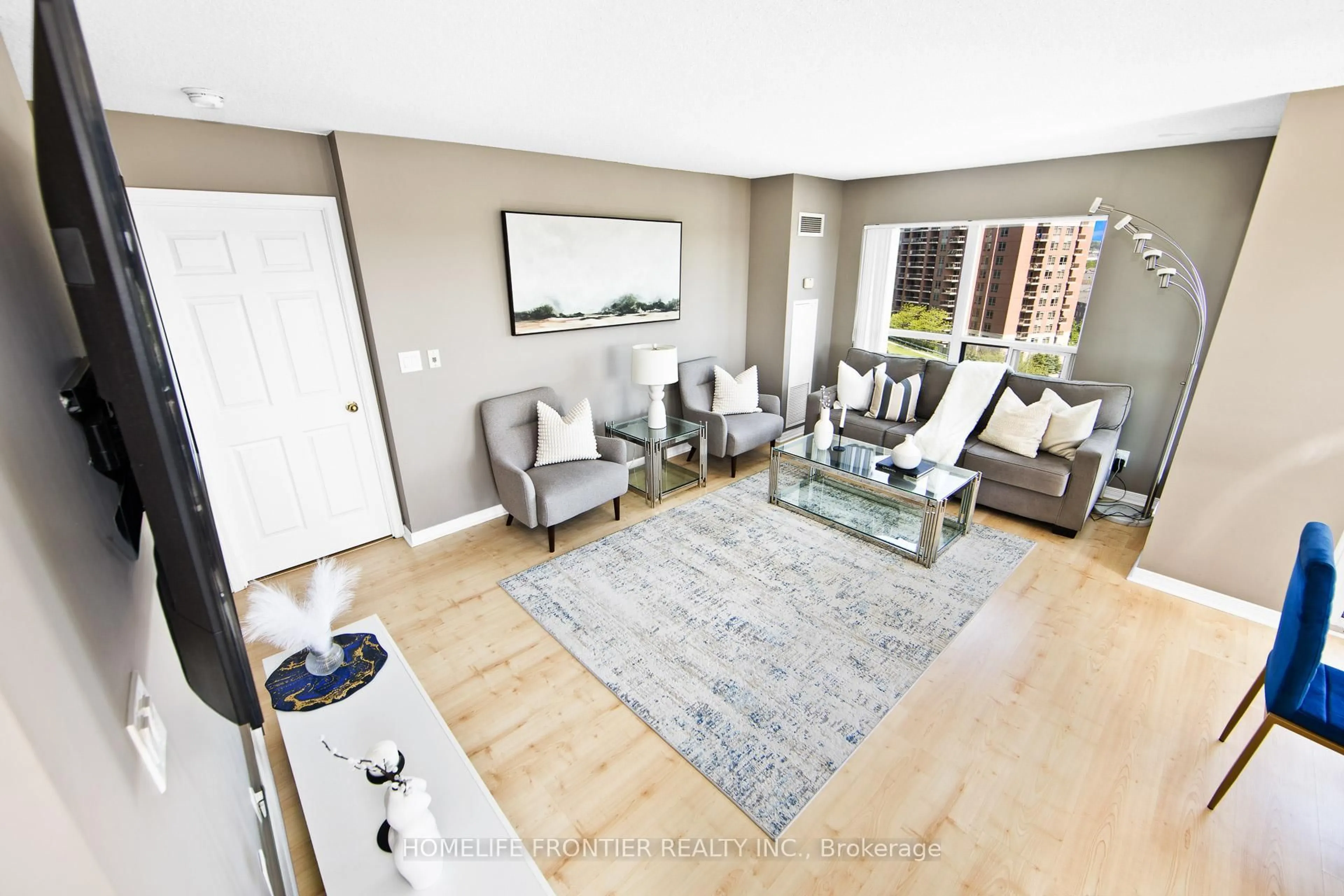 Living room with furniture, unknown for 185 Oneida Cres #1117, Richmond Hill Ontario L4B 0B1