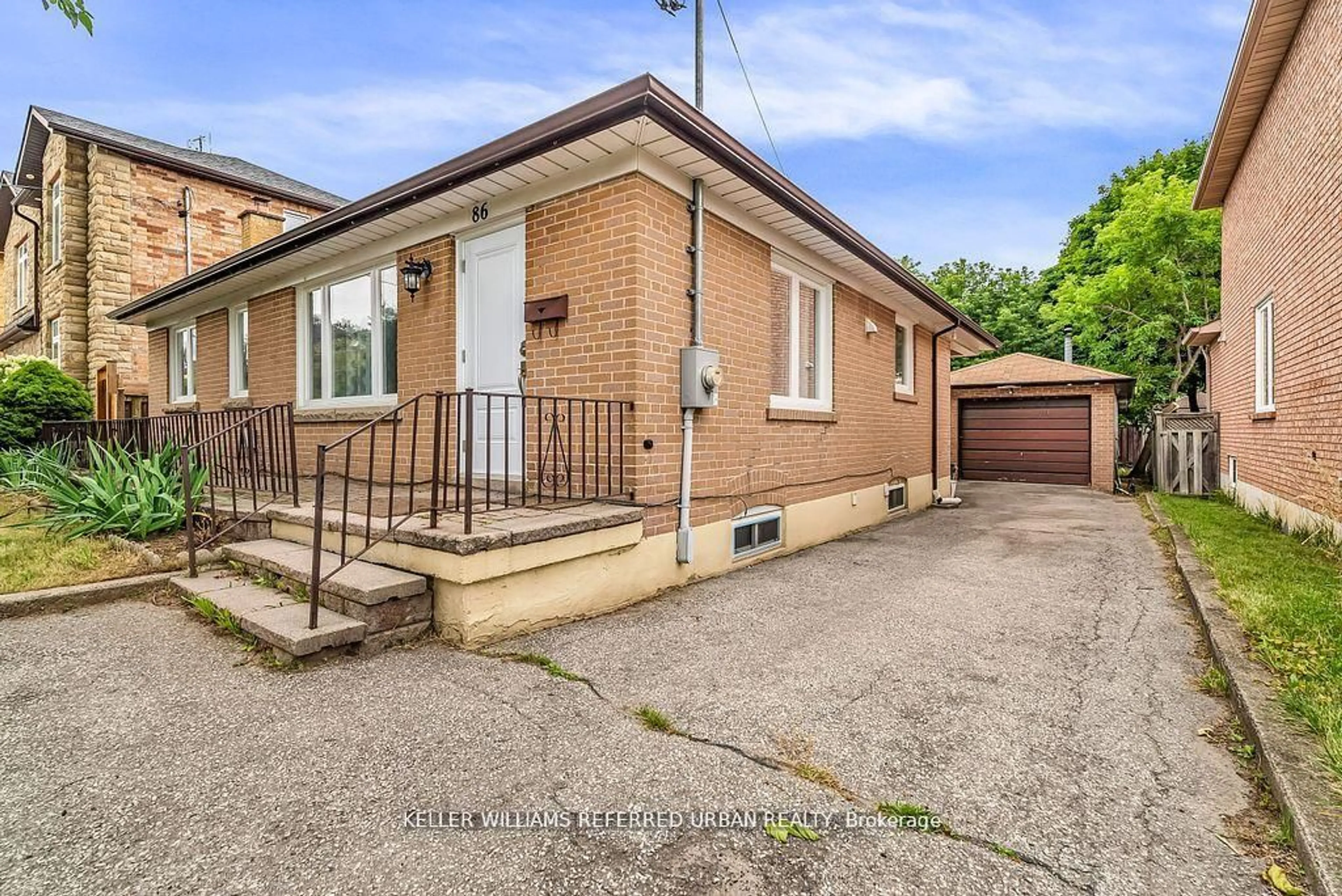 A pic from outside/outdoor area/front of a property/back of a property/a pic from drone, street for 86 Morgan Ave, Markham Ontario L3T 1R4