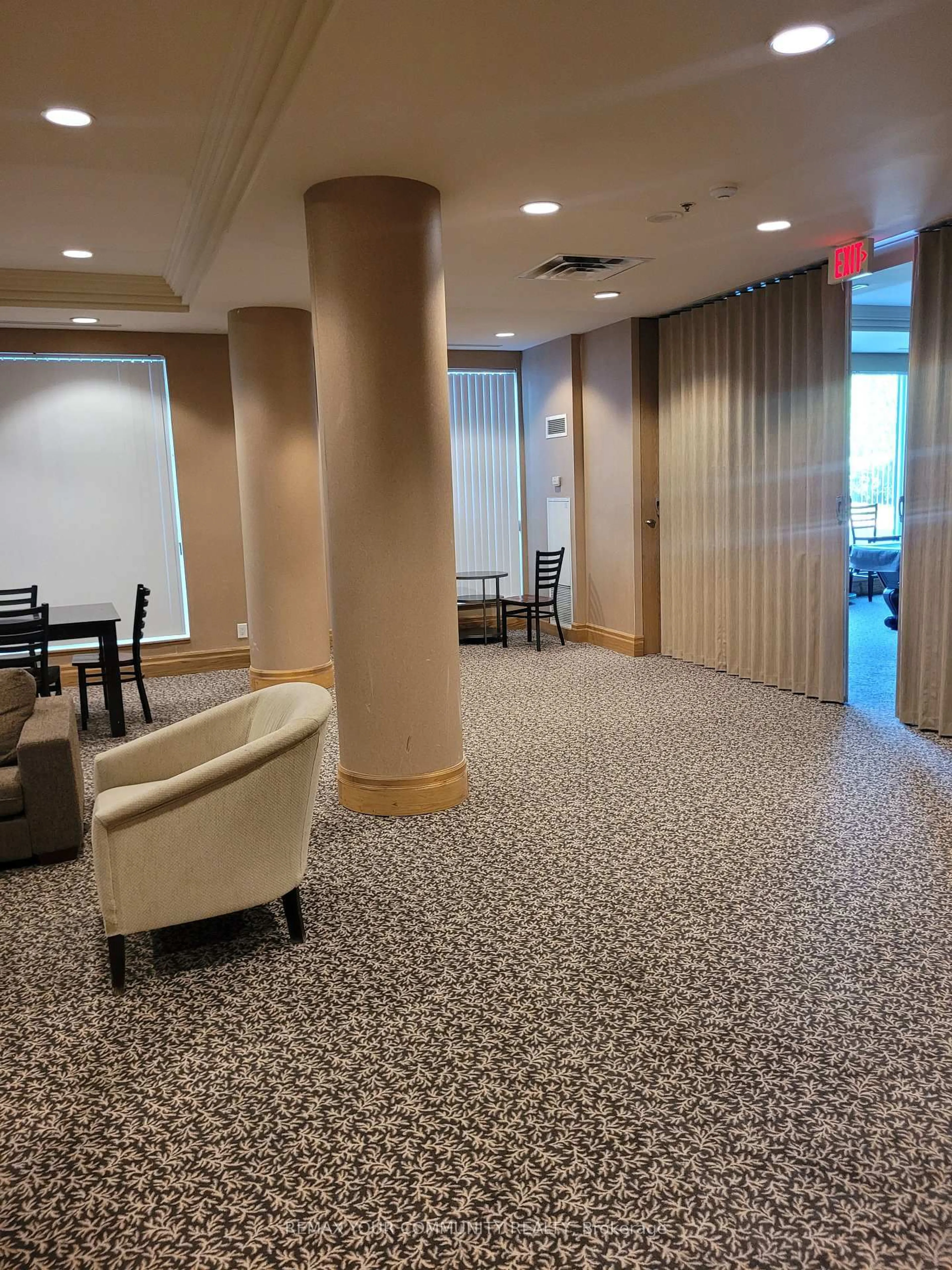 Lobby for 185 Oneida Cres #616, Richmond Hill Ontario L4N 0B1