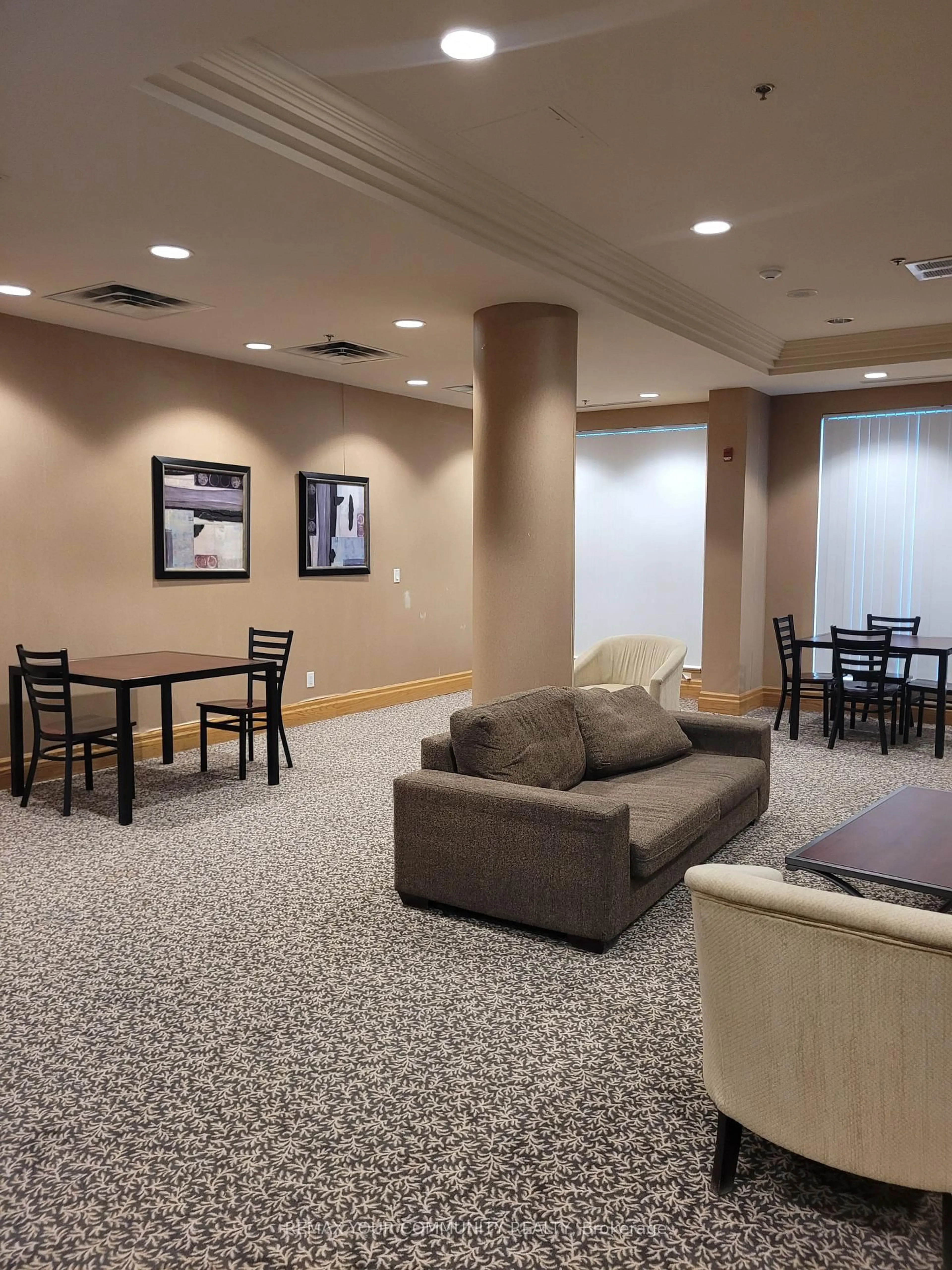 Lobby for 185 Oneida Cres #616, Richmond Hill Ontario L4N 0B1