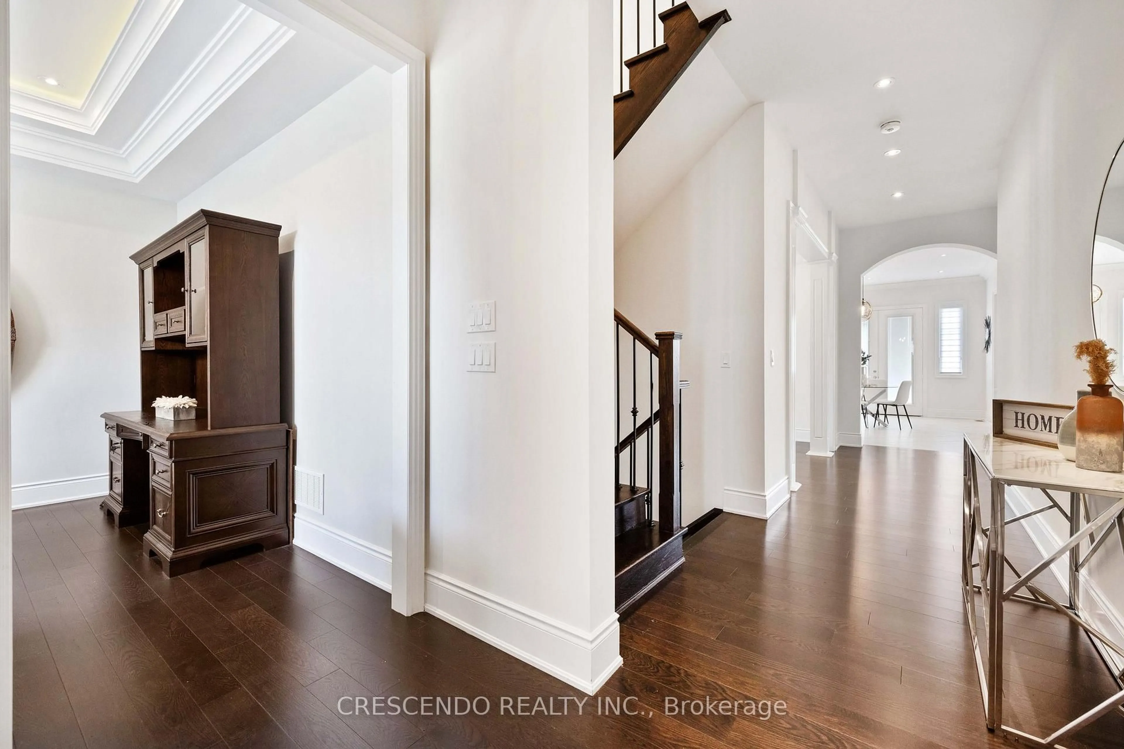 Indoor entryway for 171 Woodgate Pines Dr, Vaughan Ontario L4H 4A3