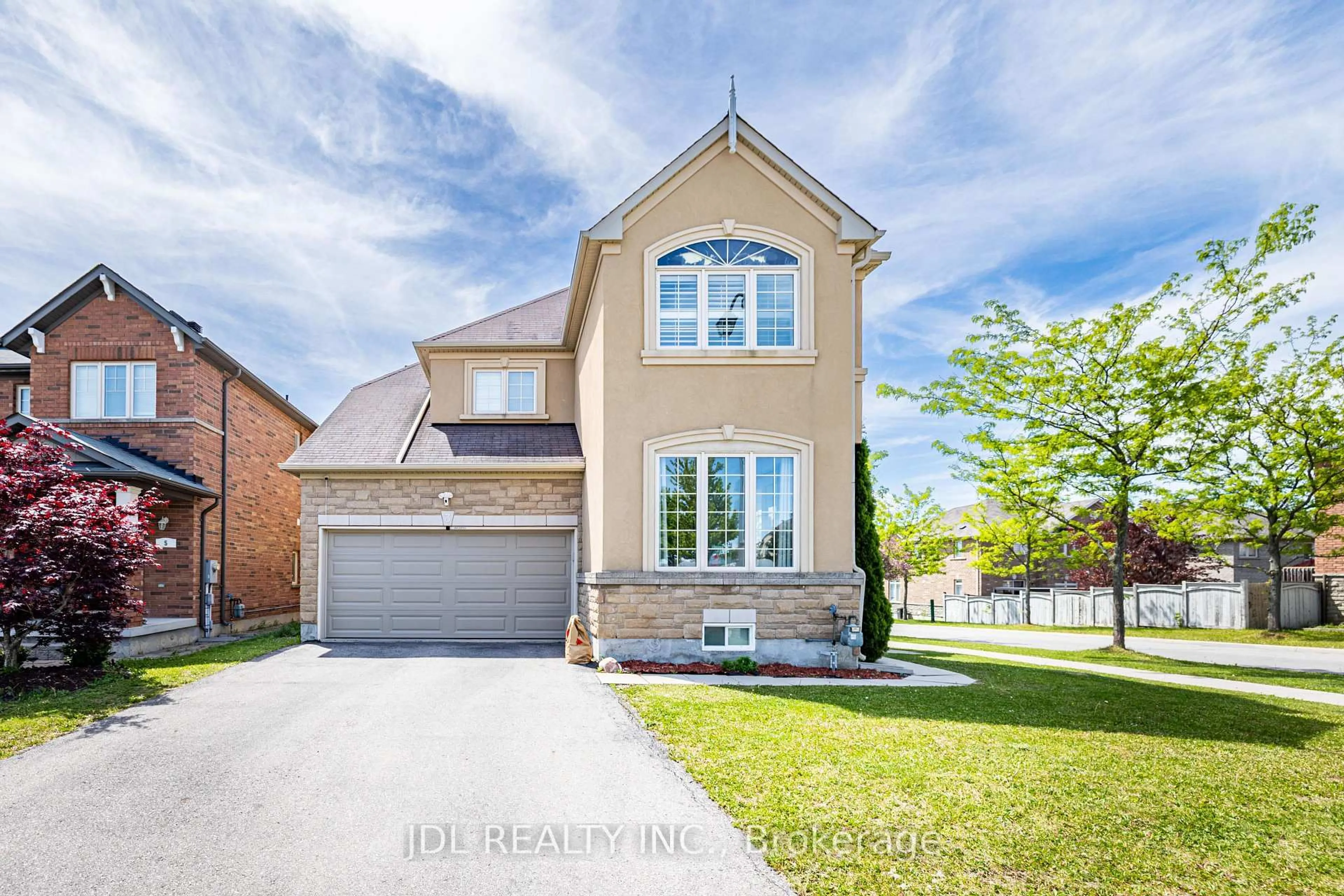 Home with brick exterior material, street for 3 Mansard Dr, Richmond Hill Ontario L4E 0L8