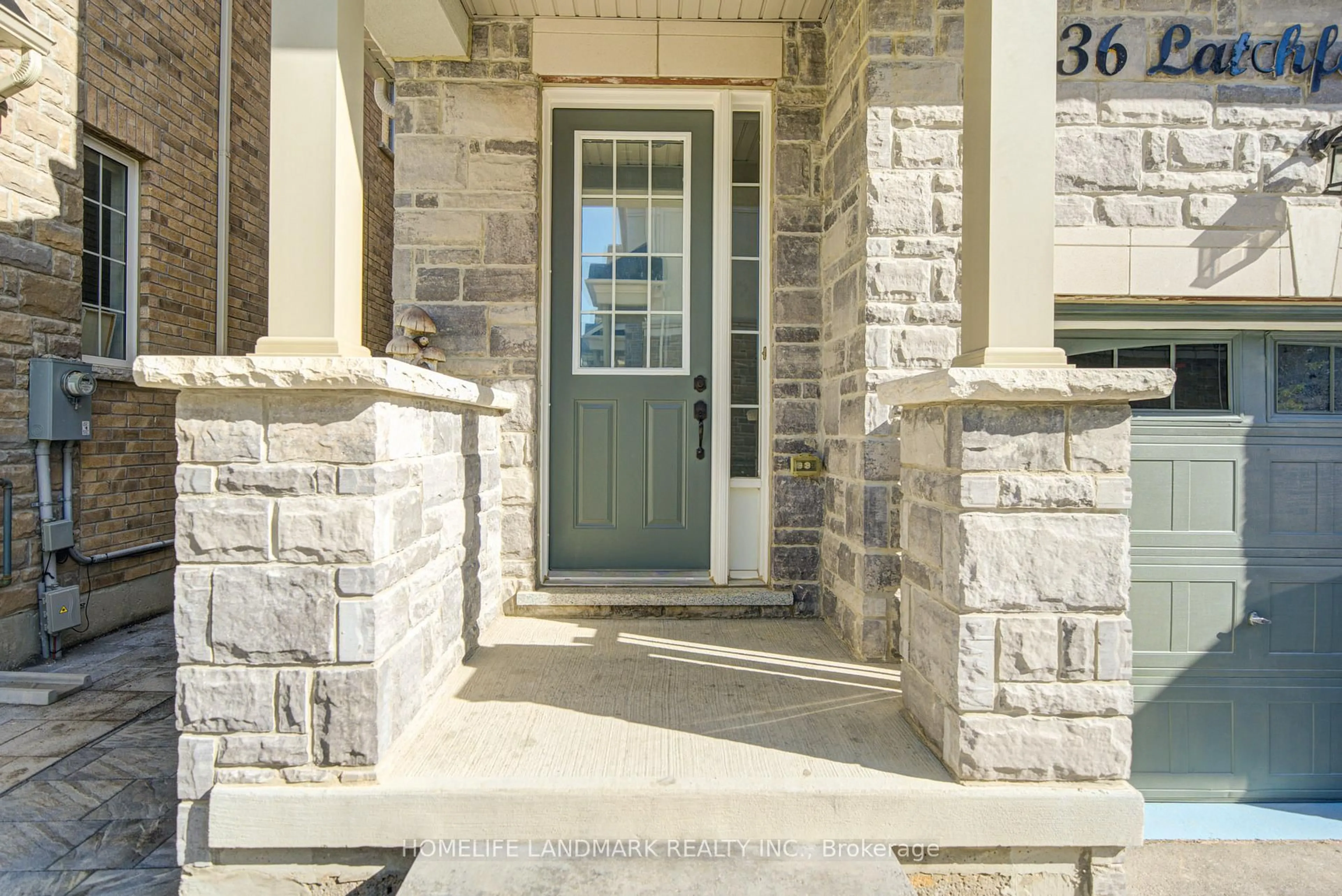 Indoor entryway for 36 Latchford Lane, Richmond Hill Ontario L4C 7V6