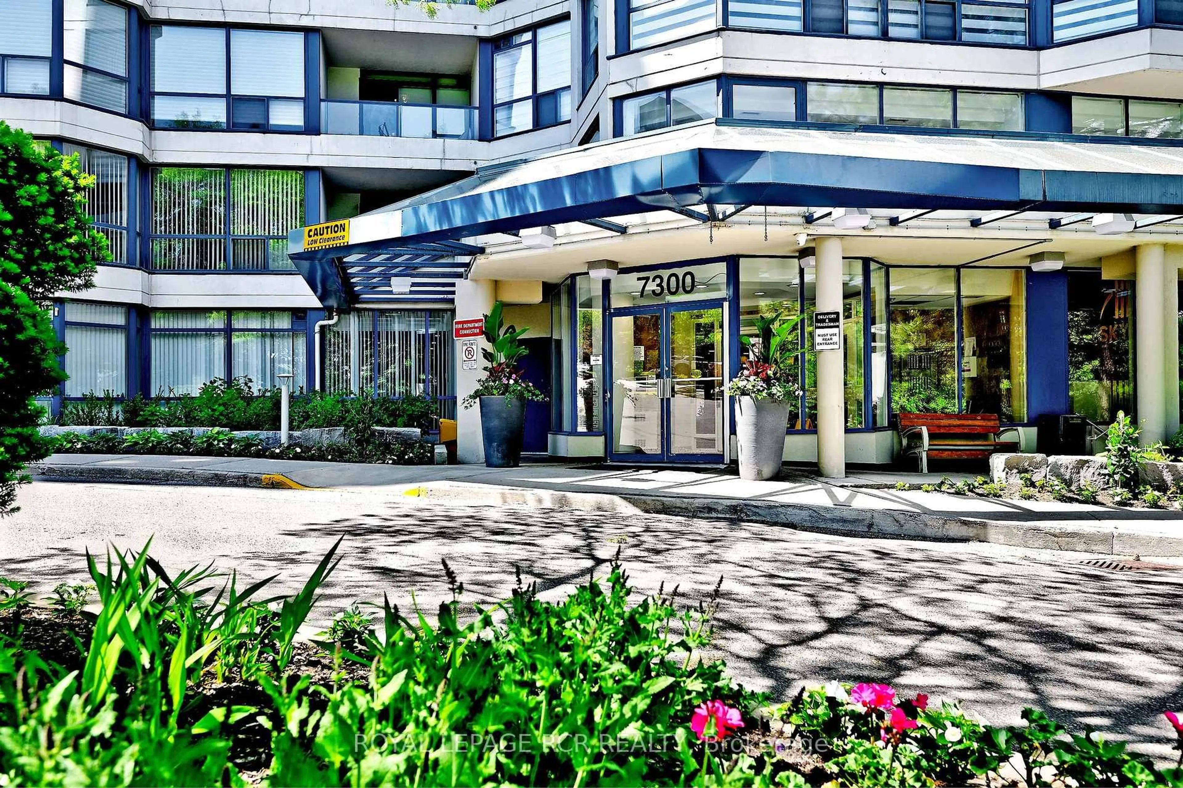 Unknown for 7300 Yonge St #706, Vaughan Ontario L4J 7Y5