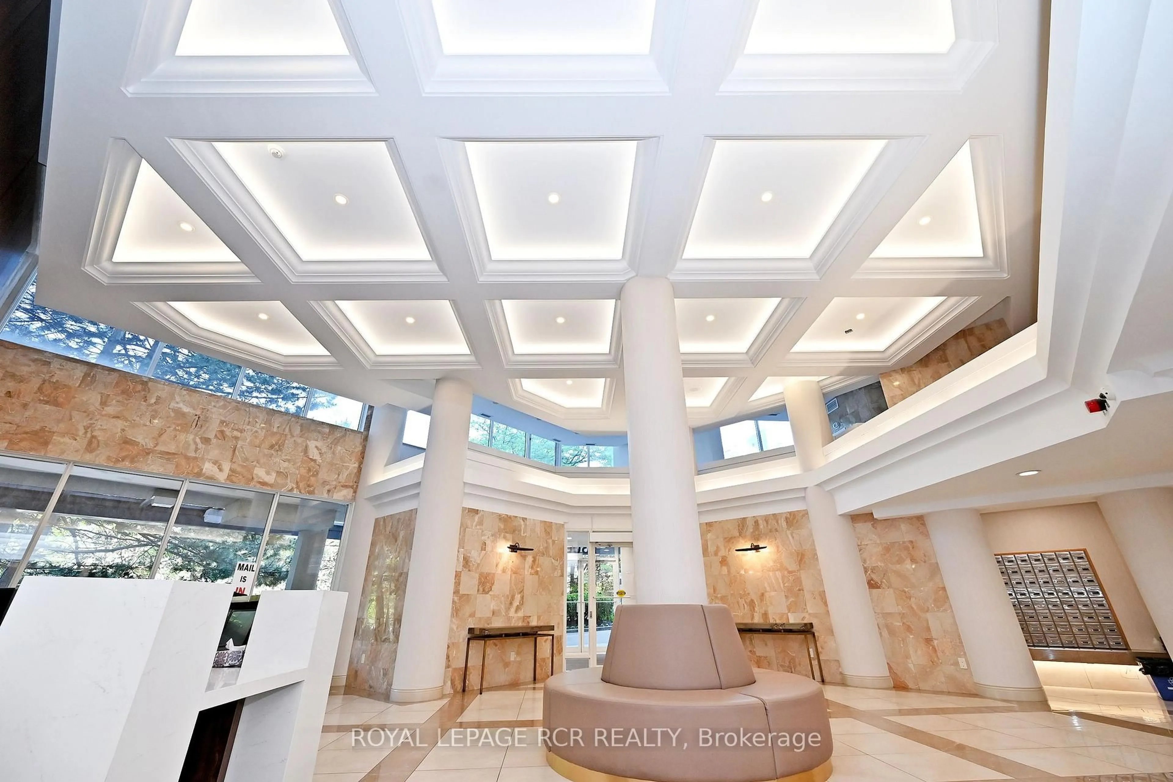 Lobby for 7300 Yonge St #706, Vaughan Ontario L4J 7Y5