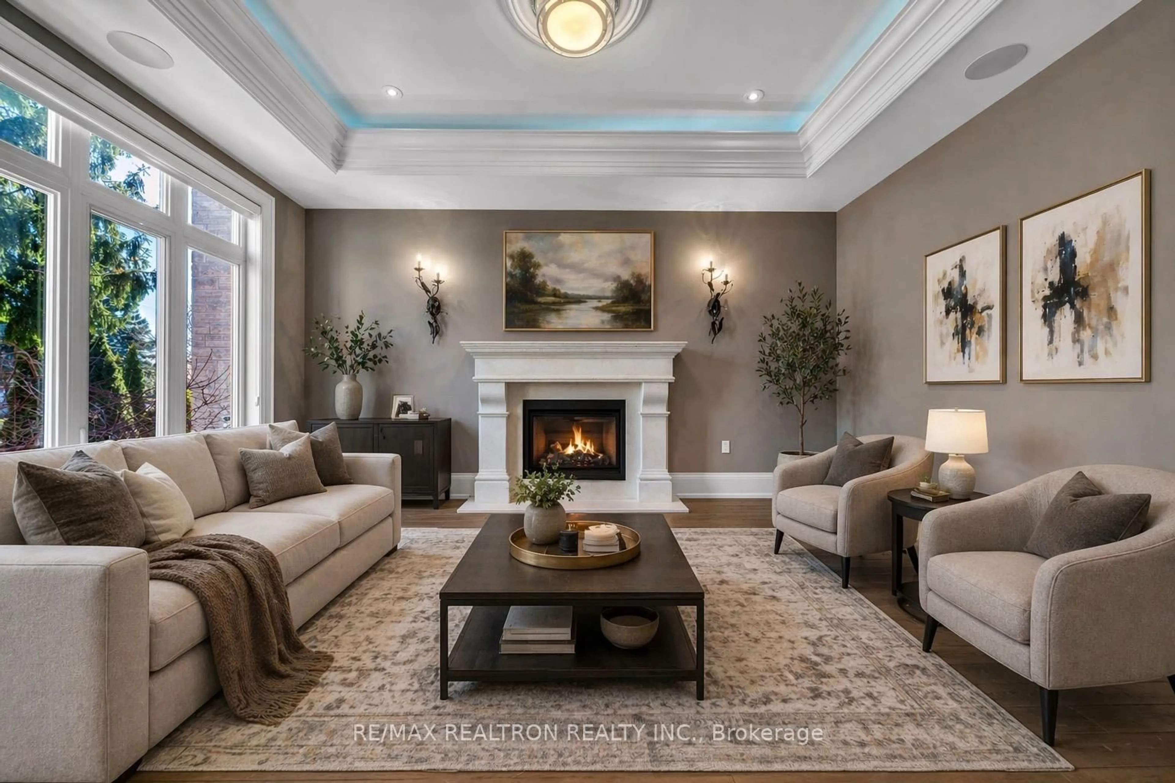 Living room with furniture, unknown for 74 Yongehurst Rd, Richmond Hill Ontario L4C 3T2