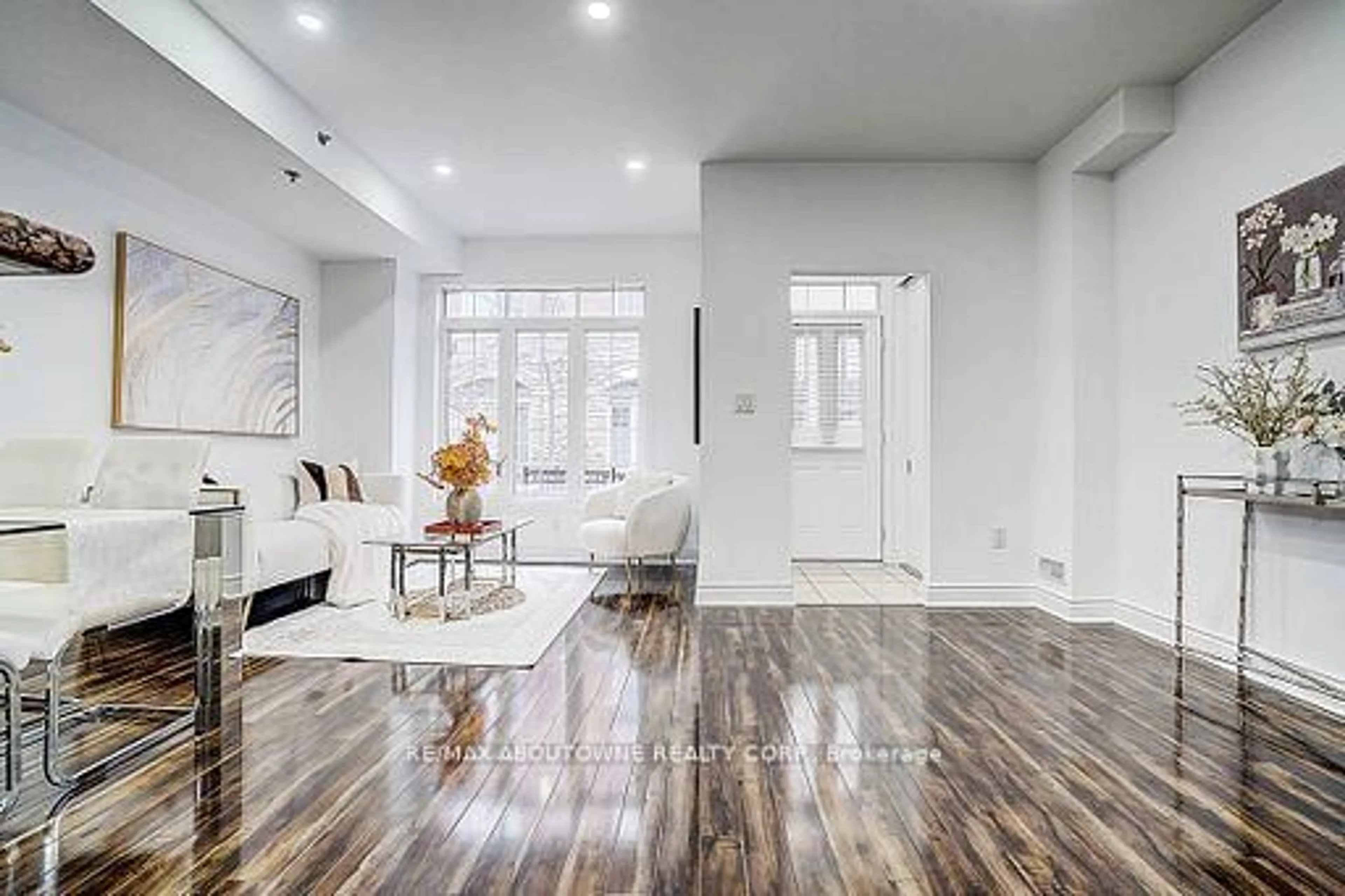 Indoor entryway for 8 Brighton Pl #50, Vaughan Ontario L4J 0E3