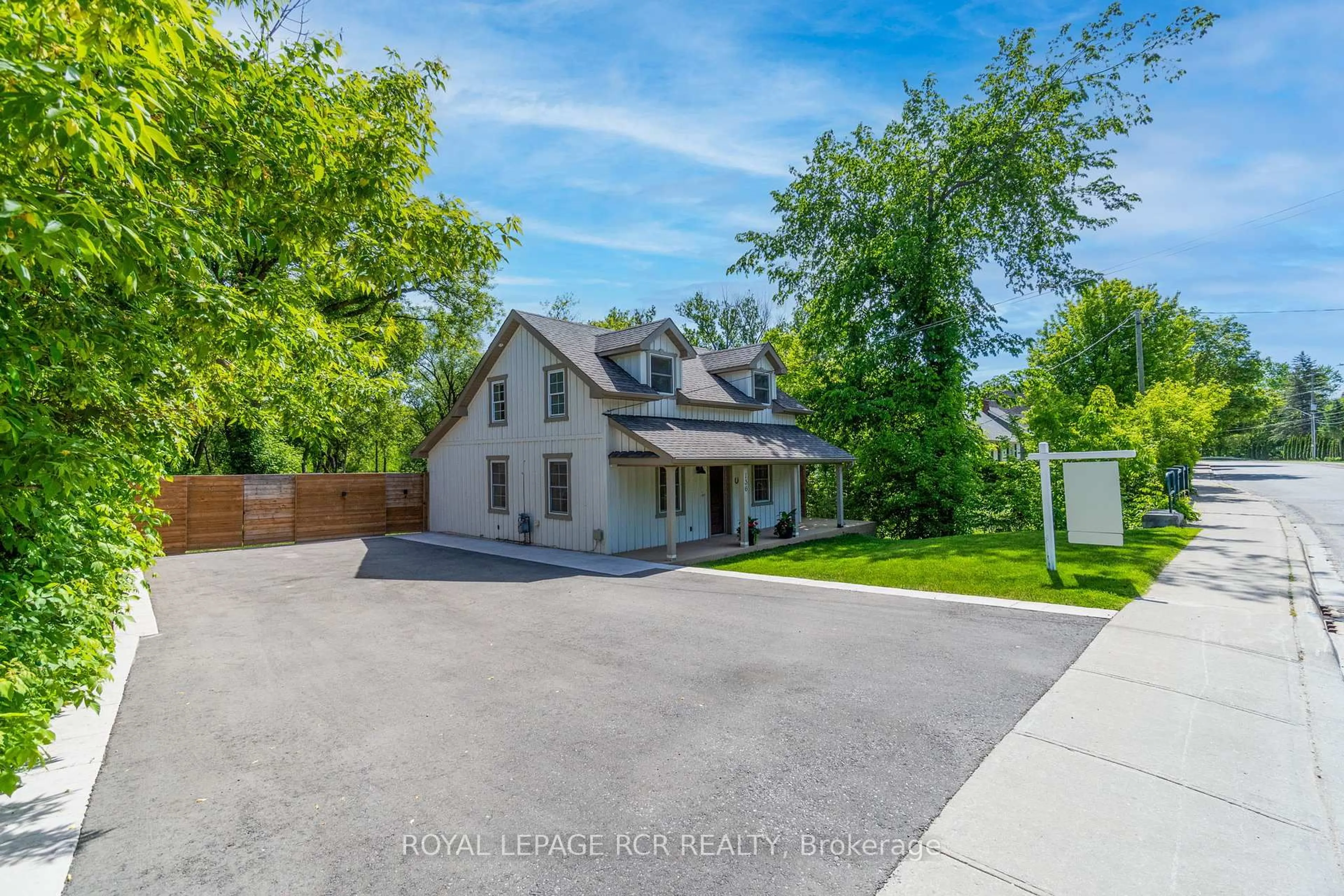 A pic from outside/outdoor area/front of a property/back of a property/a pic from drone, street for 136 Main St, King Ontario L0G 1T0