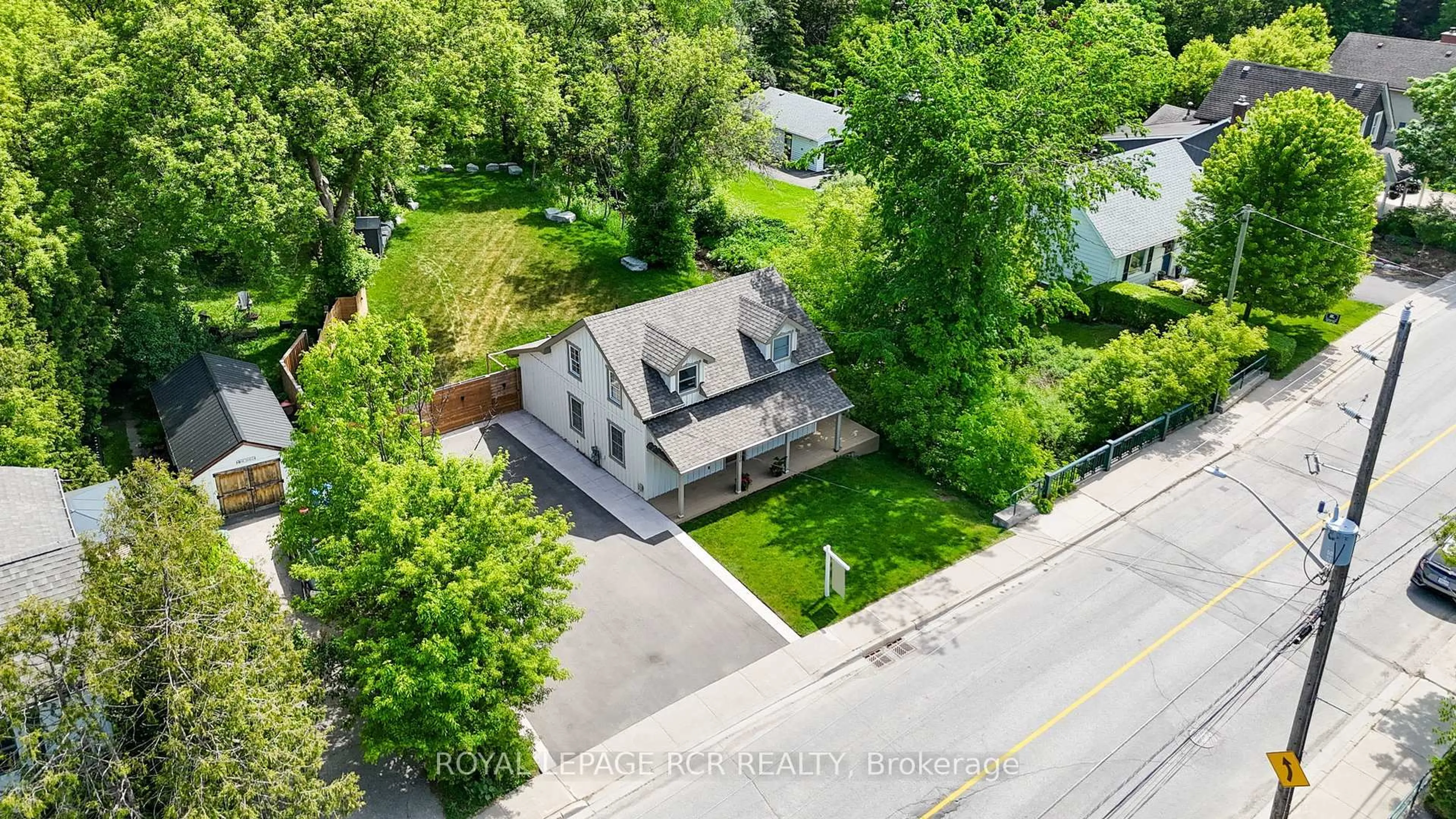 A pic from outside/outdoor area/front of a property/back of a property/a pic from drone, street for 136 Main St, King Ontario L0G 1T0