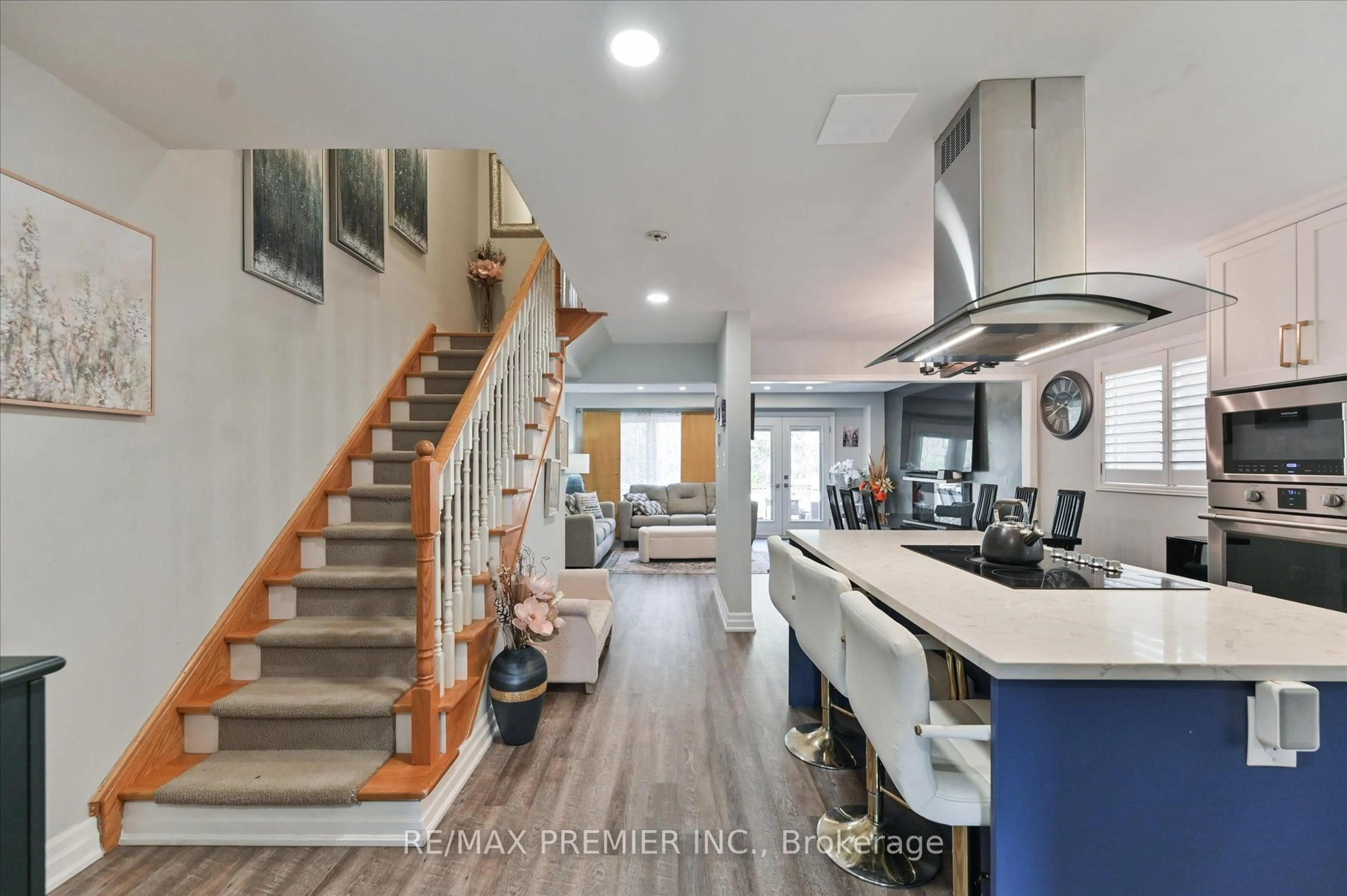 Open concept kitchen, unknown for 60 Tumbleweed Crt, Vaughan Ontario L4L 8Y6