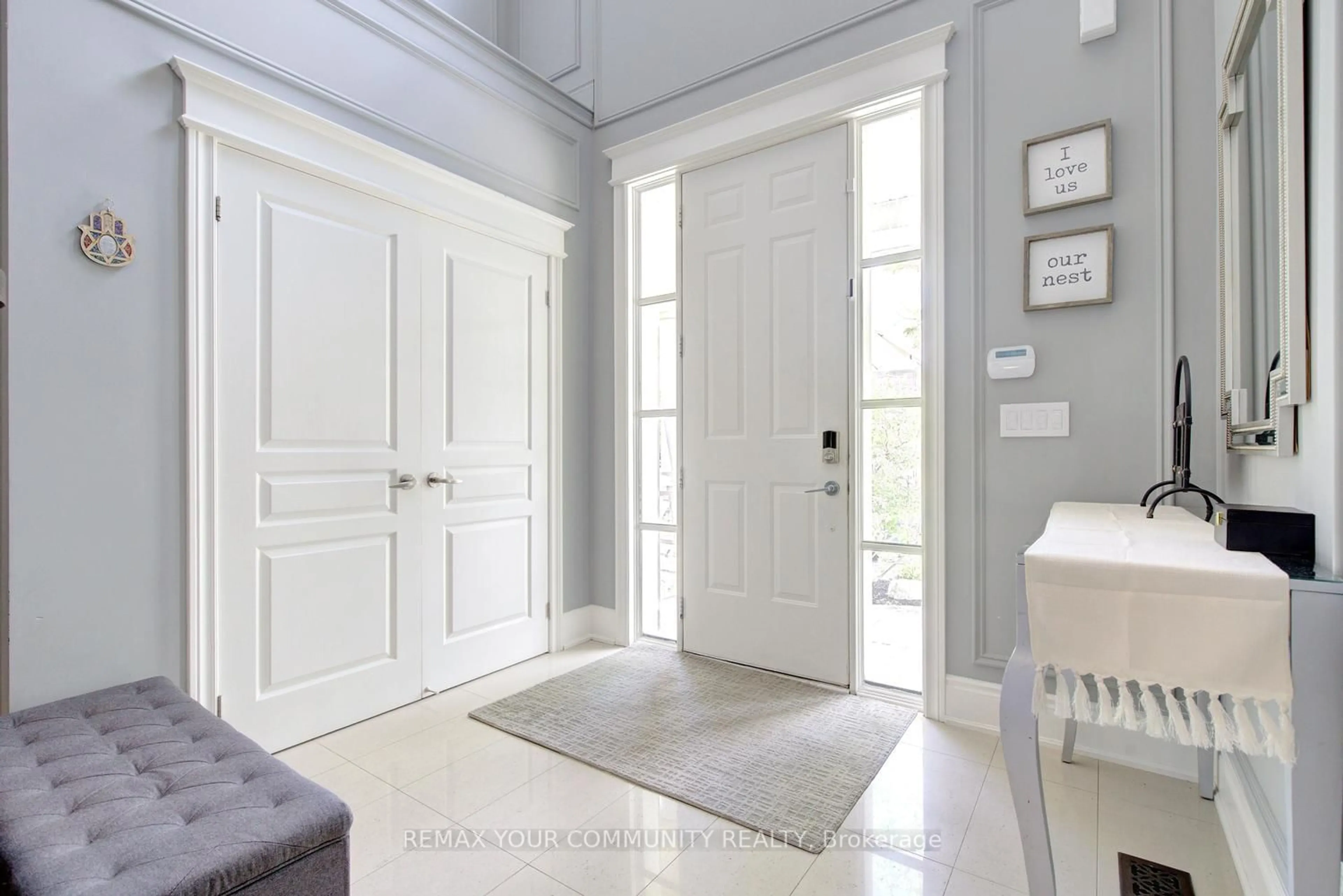 Indoor entryway for 41 Big Rock Dr, Vaughan Ontario L6A 0Z4