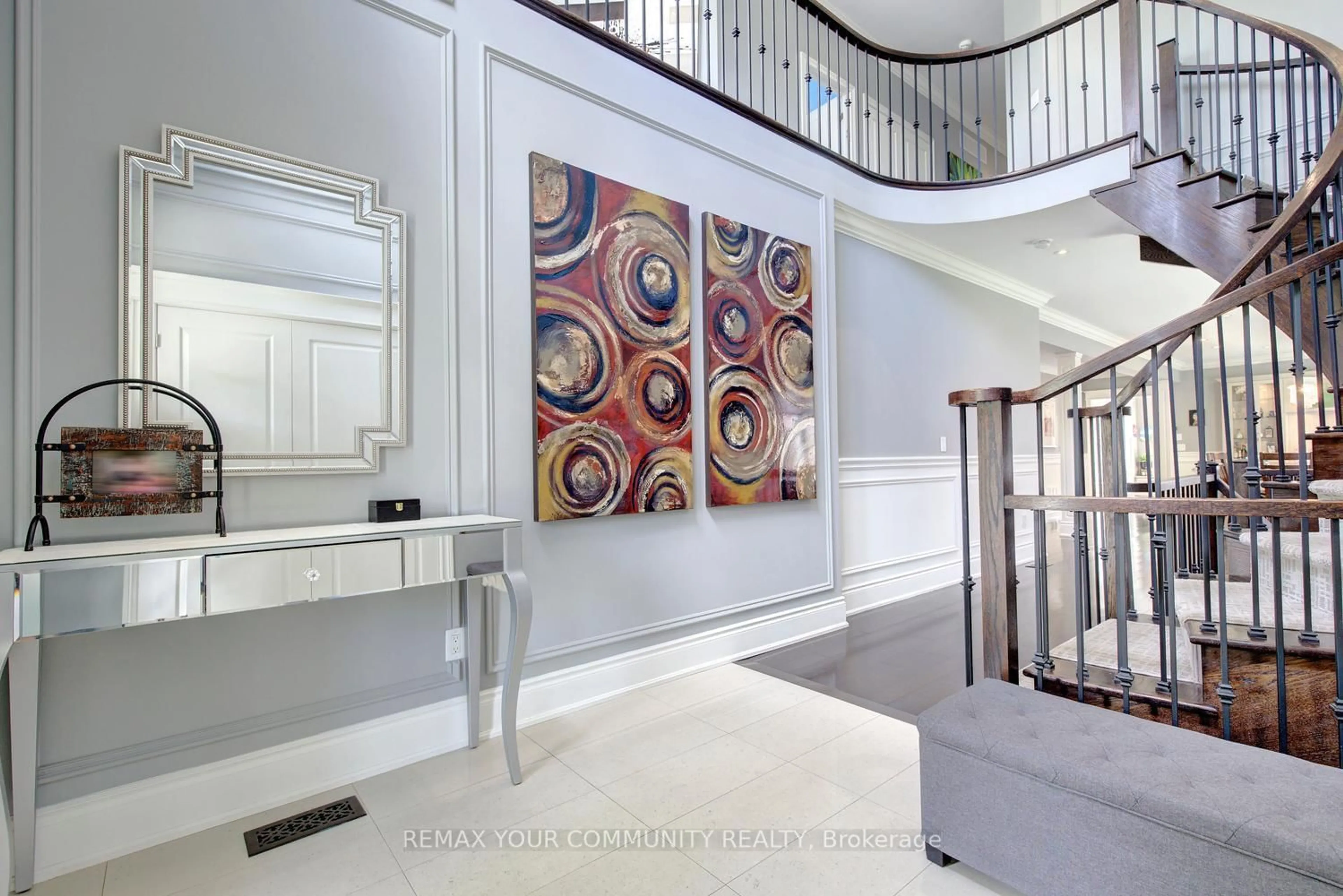 Indoor foyer for 41 Big Rock Dr, Vaughan Ontario L6A 0Z4
