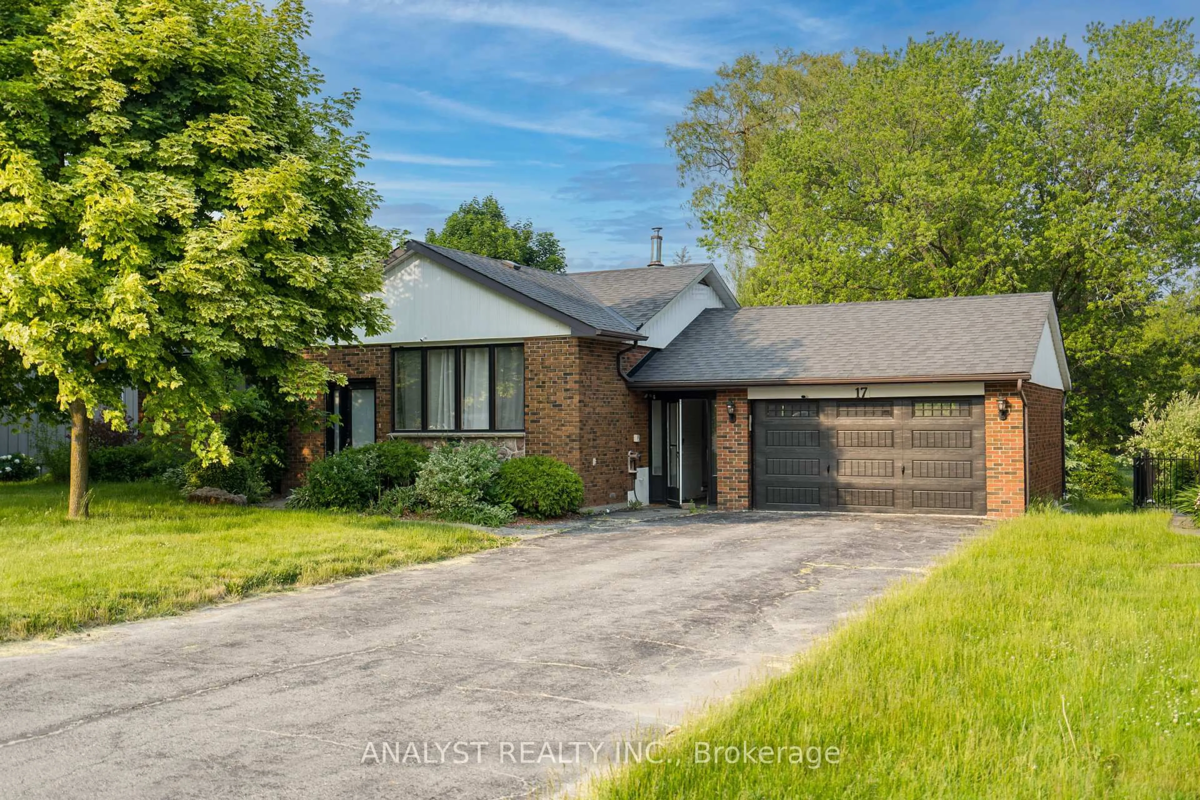 Home with brick exterior material, street for 17 Kinsley St, King Ontario L0G 1N0
