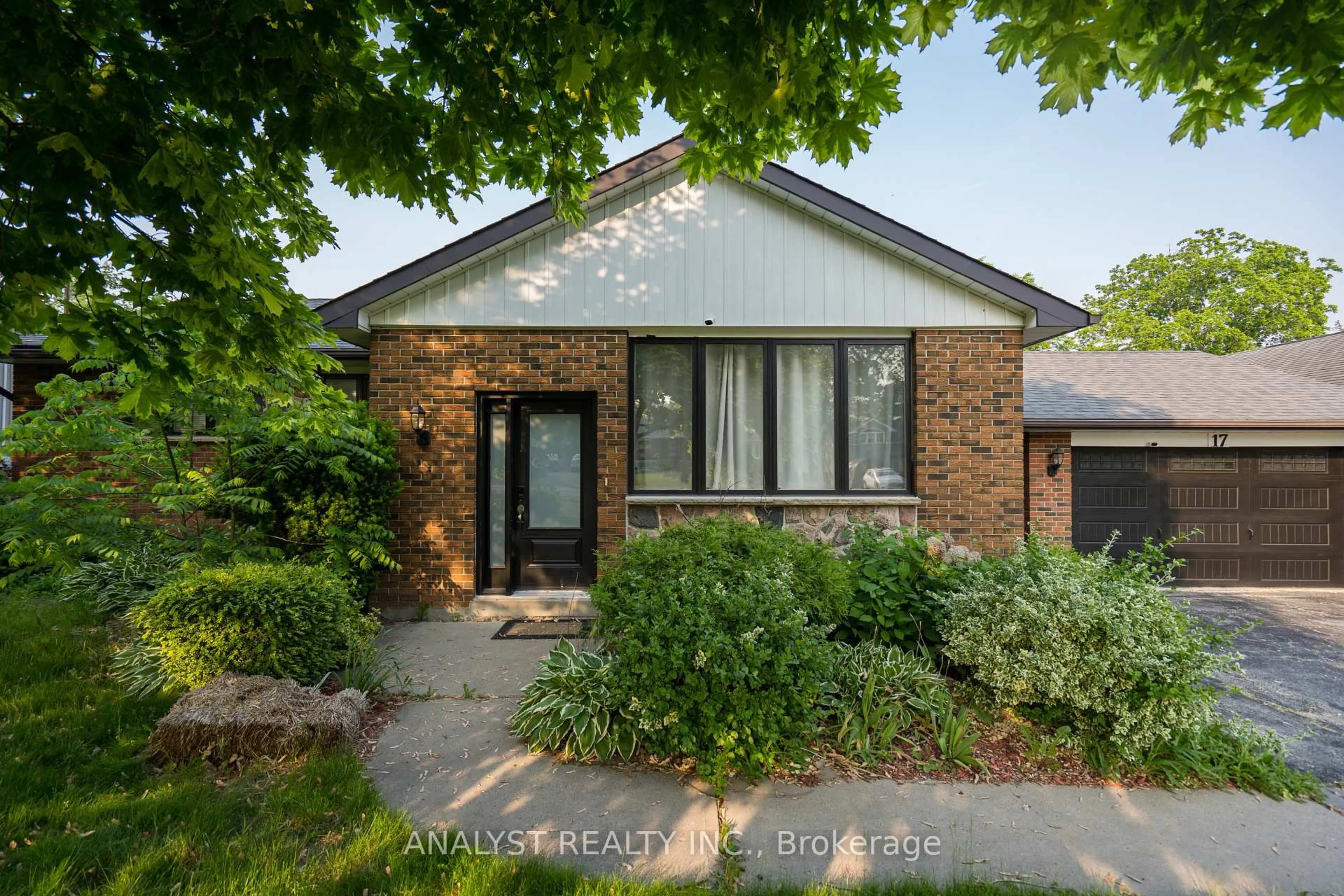 Home with brick exterior material, street for 17 Kinsley St, King Ontario L0G 1N0
