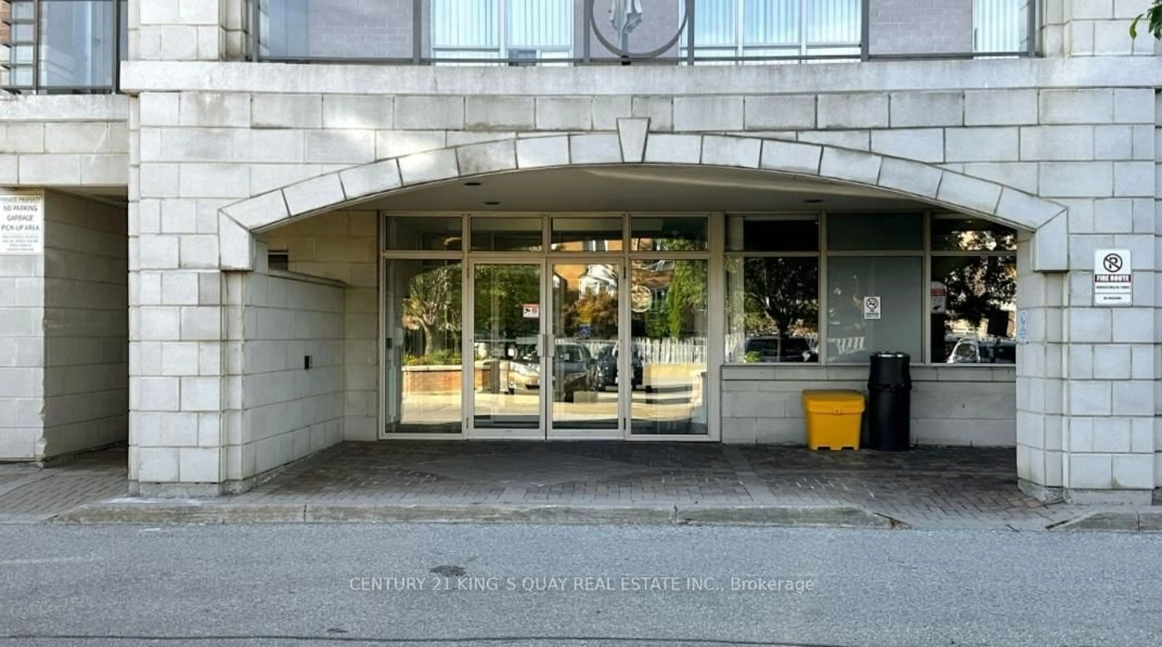 Unknown for 130 Pond Dr #303, Markham Ontario L3T 7W5