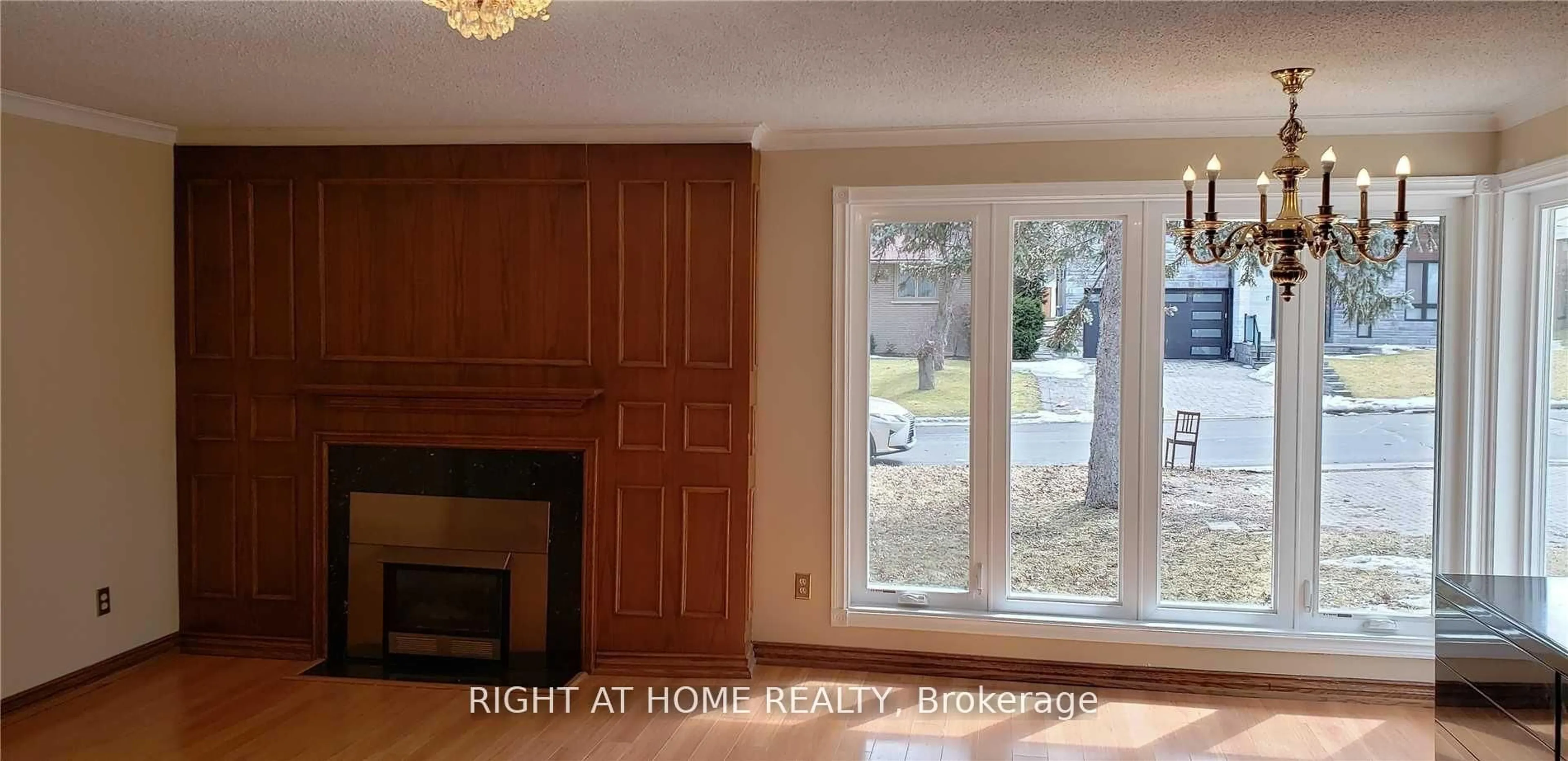 A pic of a room for 128 Woodward Ave, Markham Ontario L3T 1E9