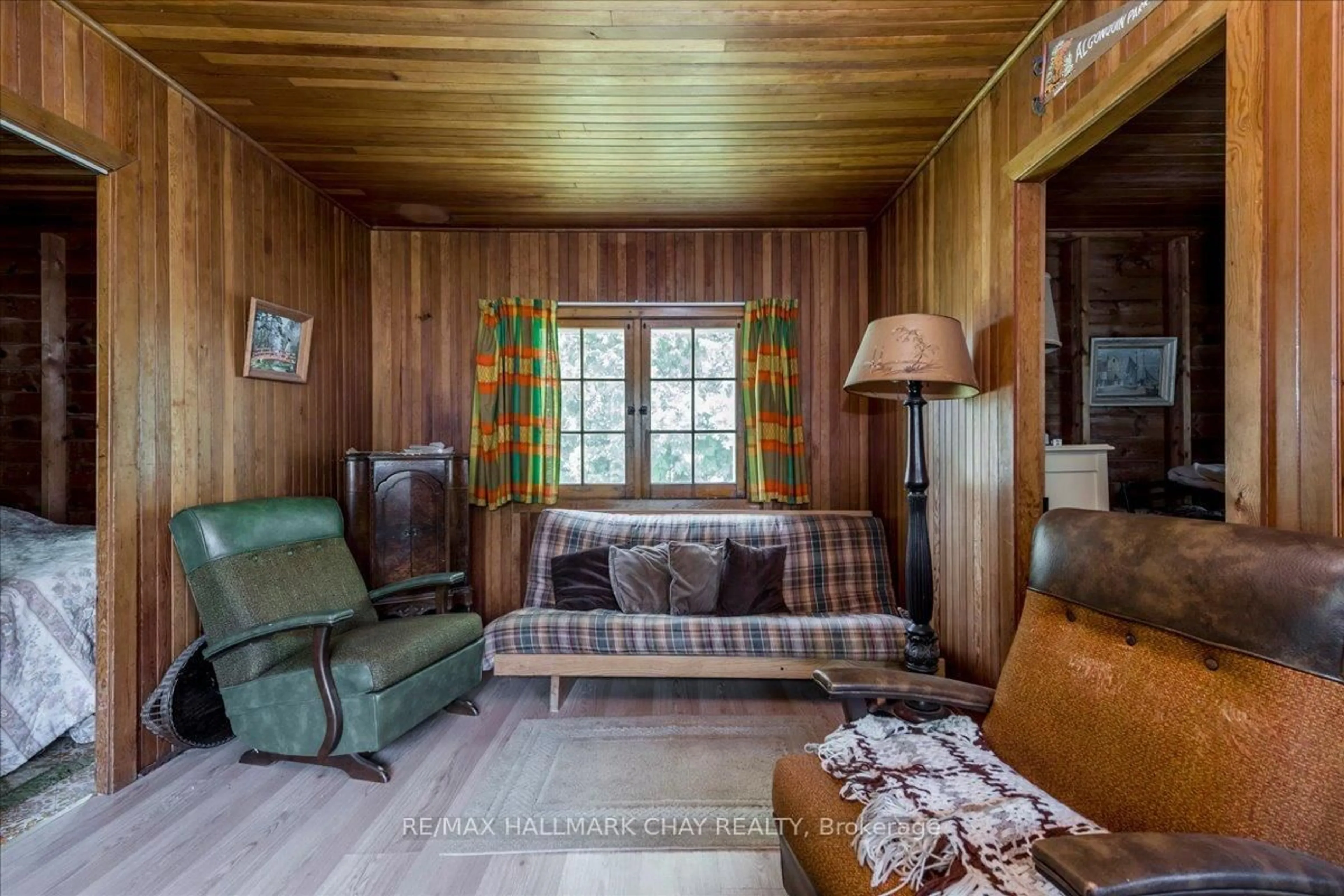 Living room with furniture, unknown for 1056 Ewart St, Innisfil Ontario L0L 1C0