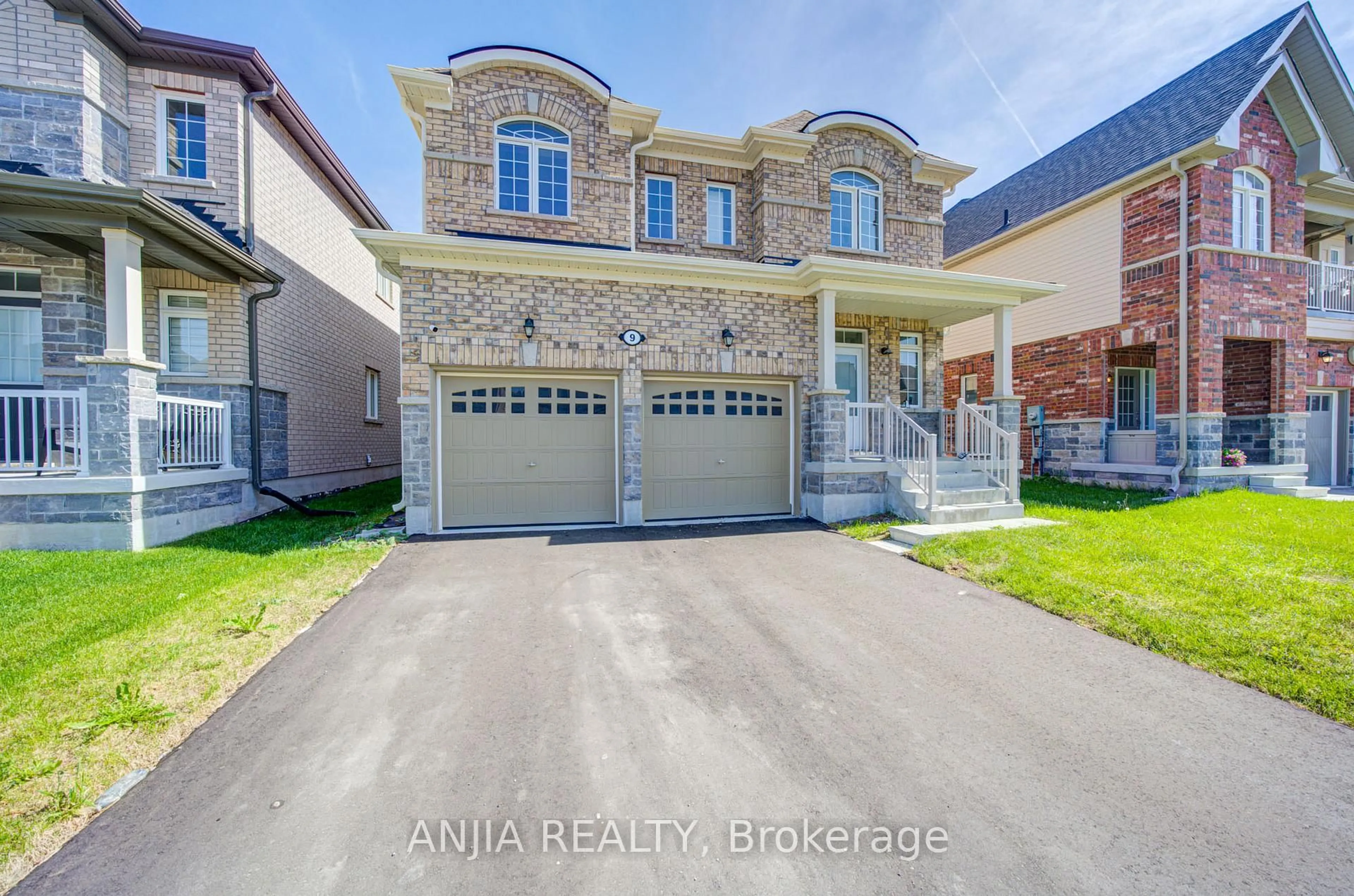 Unknown for 9 Cliff Thompson Crt, Georgina Ontario L0E 1R0