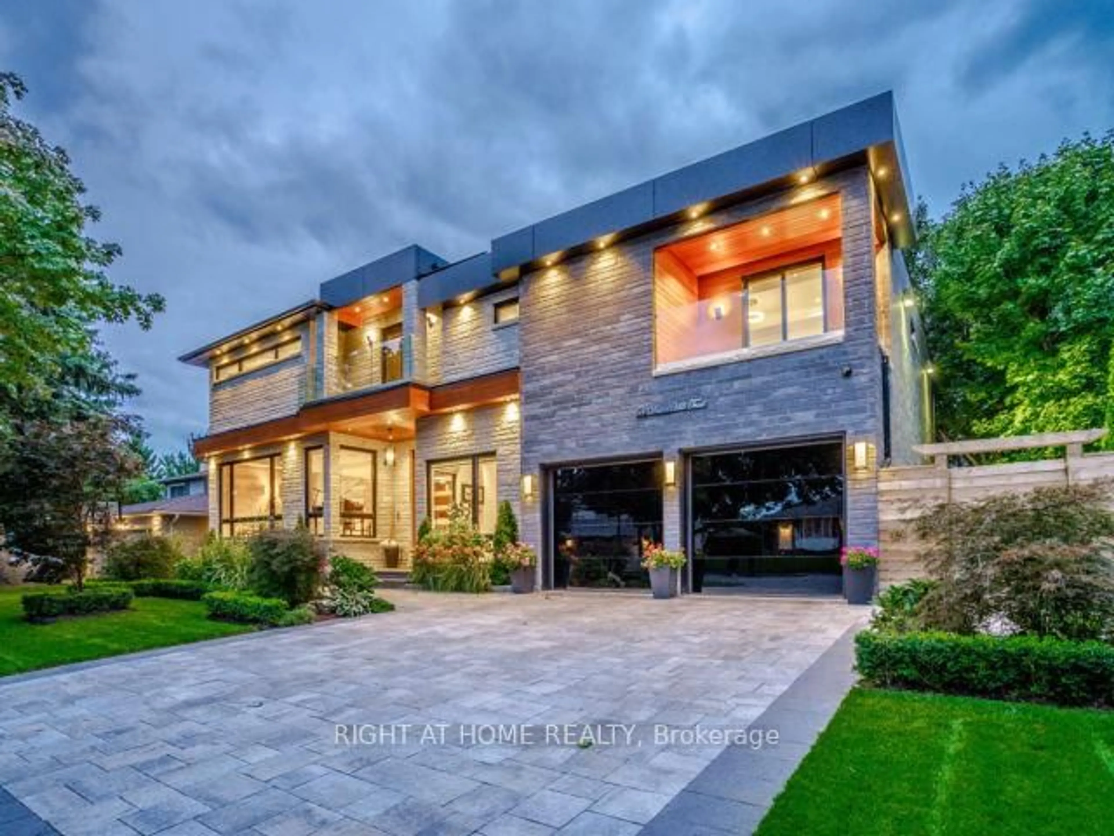 Home with brick exterior material, street for 54 Dawn Hill Tr, Markham Ontario L3T 3B2