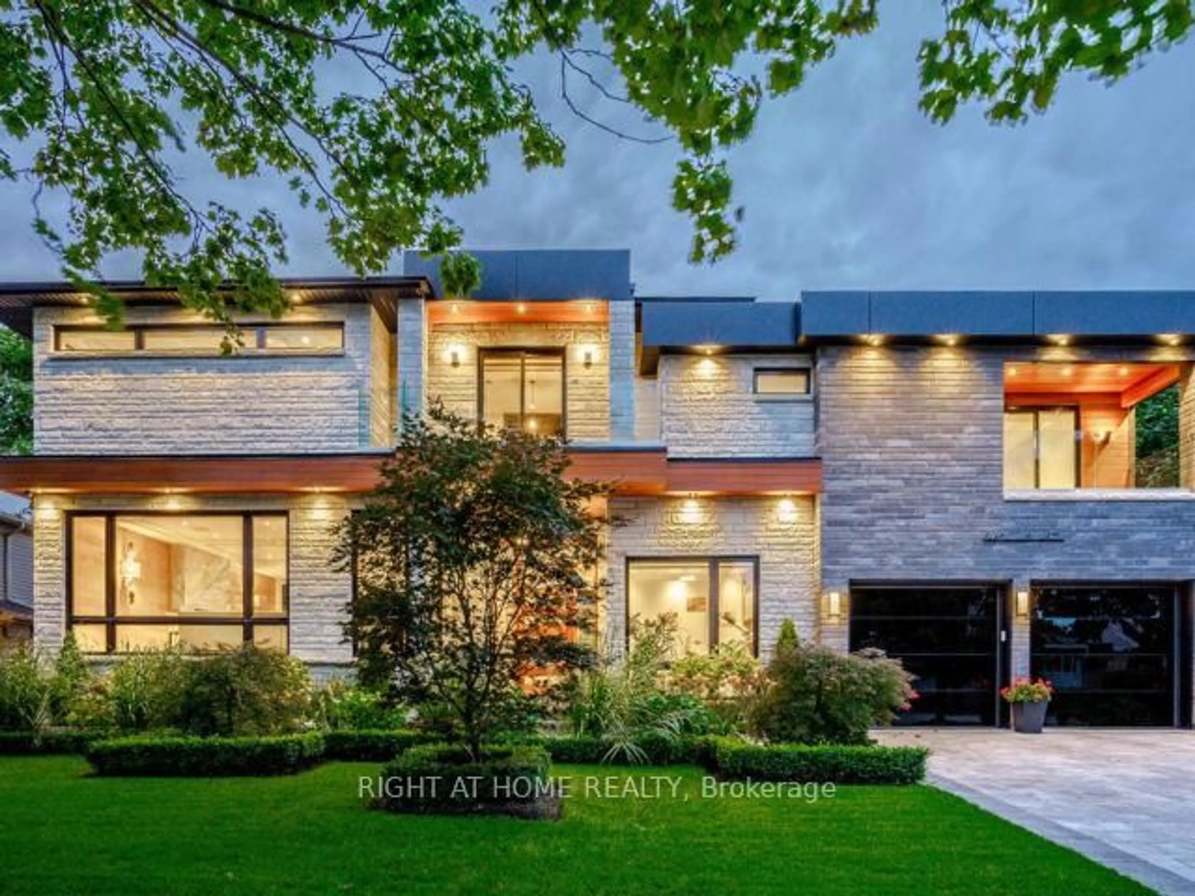 Home with brick exterior material, street for 54 Dawn Hill Tr, Markham Ontario L3T 3B2