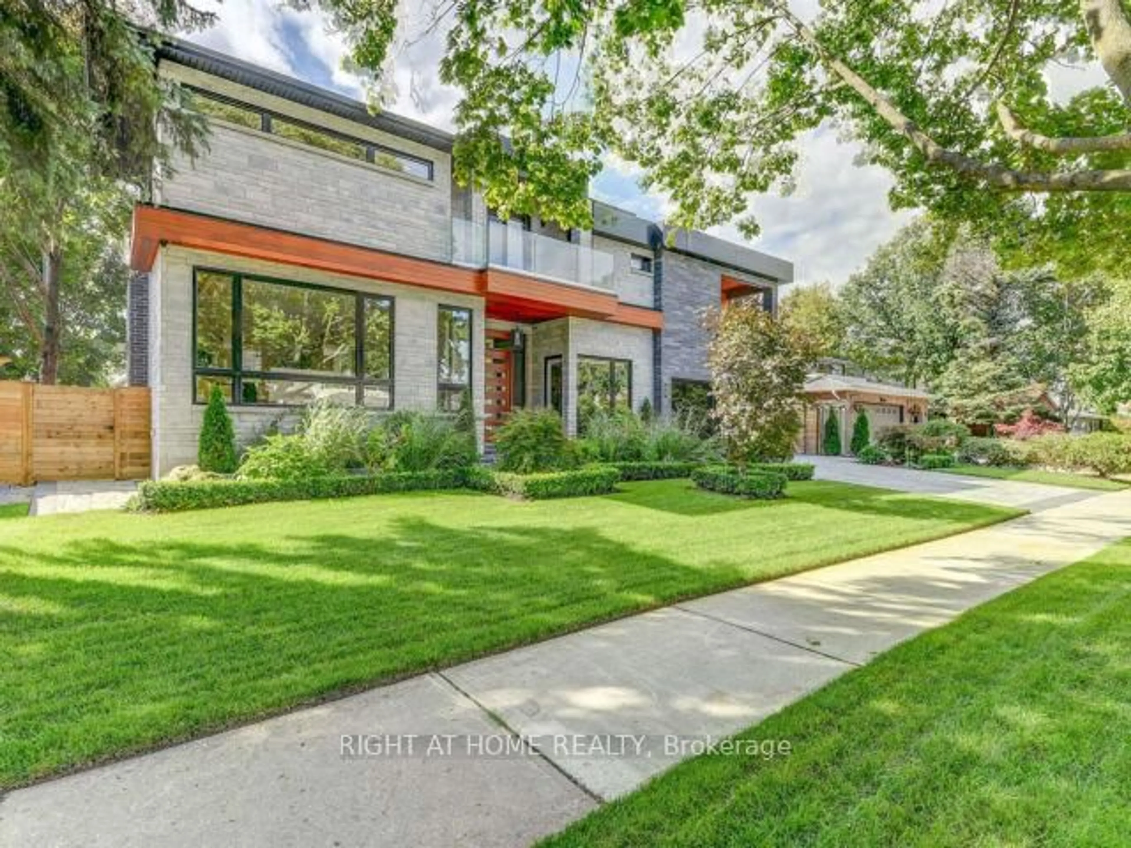 Home with brick exterior material, street for 54 Dawn Hill Tr, Markham Ontario L3T 3B2