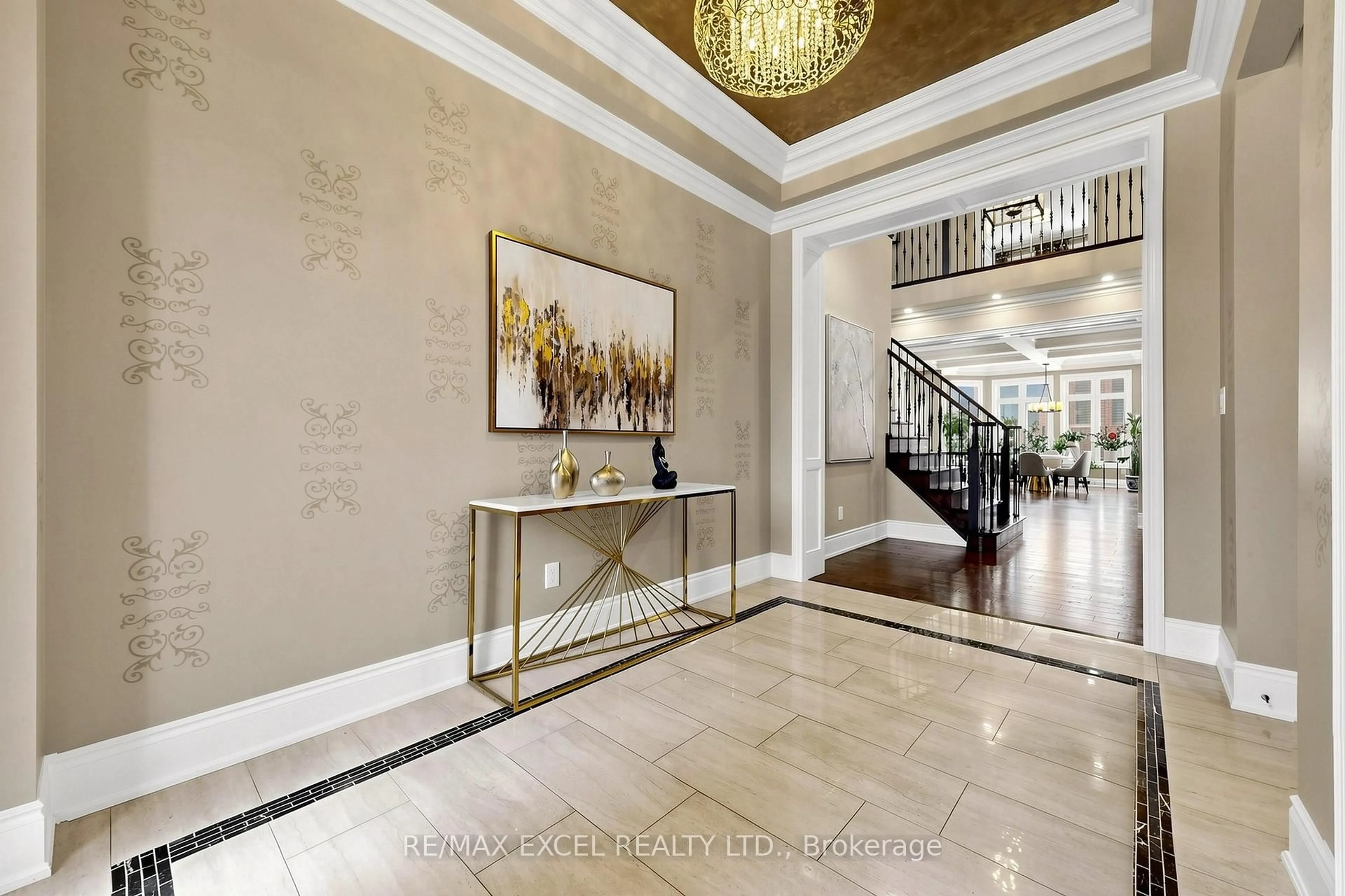 Indoor foyer for 10 Royal West Rd, Markham Ontario L6C 0L4