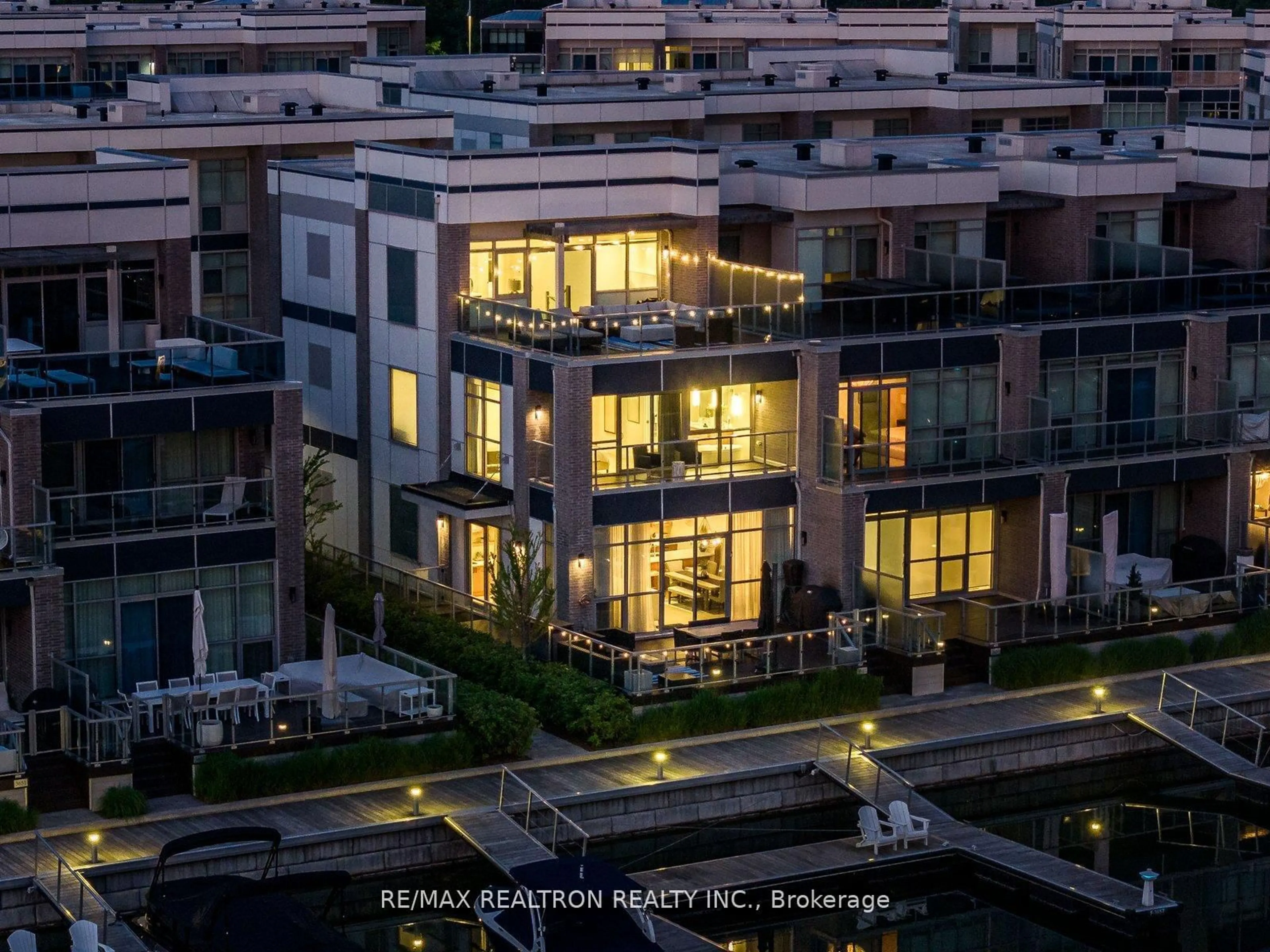 A pic from outside/outdoor area/front of a property/back of a property/a pic from drone, city buildings view from balcony for 3657 Ferretti Crt, Innisfil Ontario L9S 0N6