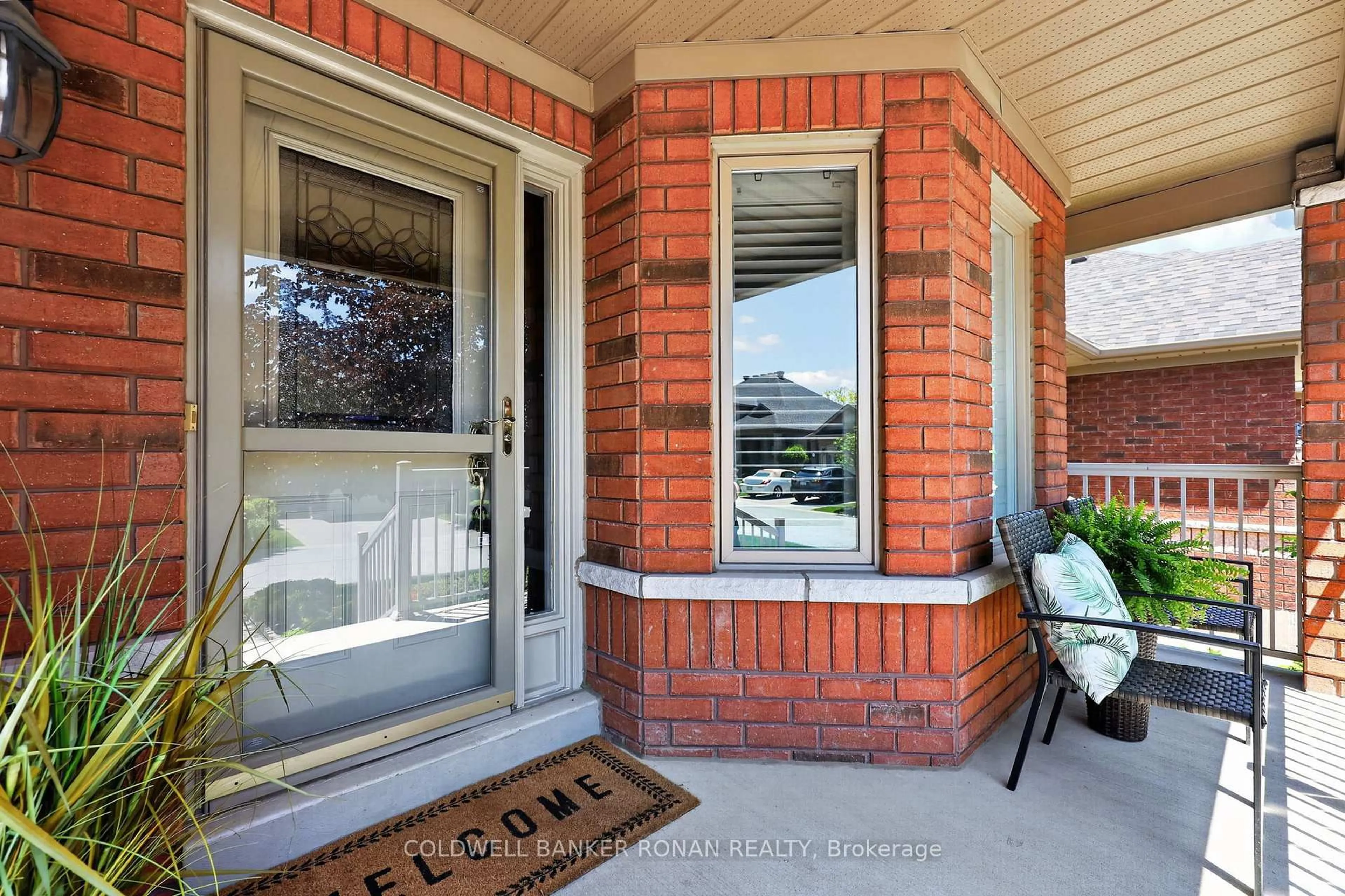 Home with brick exterior material, street for 8 Montebello Terr, New Tecumseth Ontario L9R 2H3