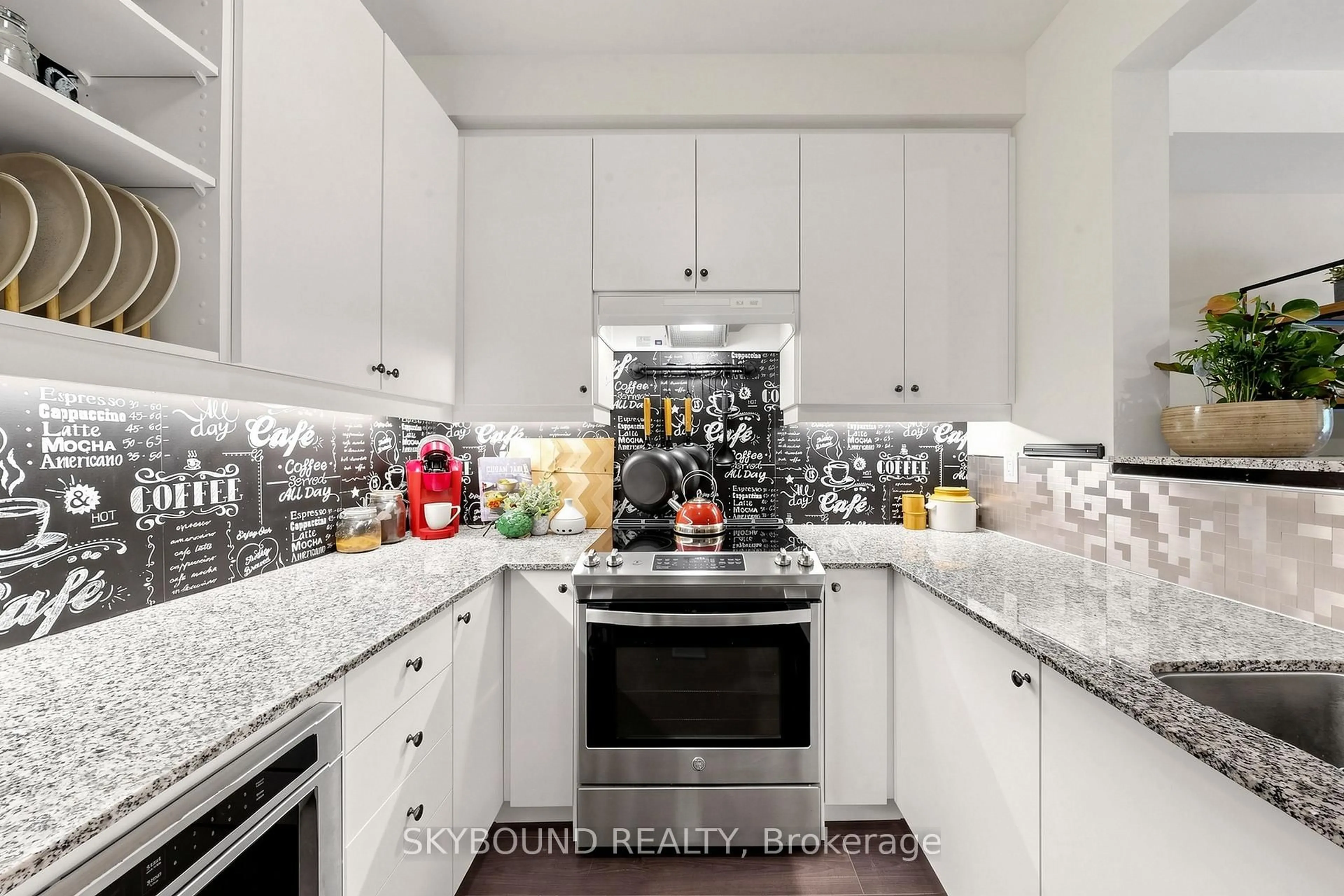Contemporary kitchen, ceramic/tile floor for 110 Grew Blvd #TH07, Georgina Ontario L0E 1L0
