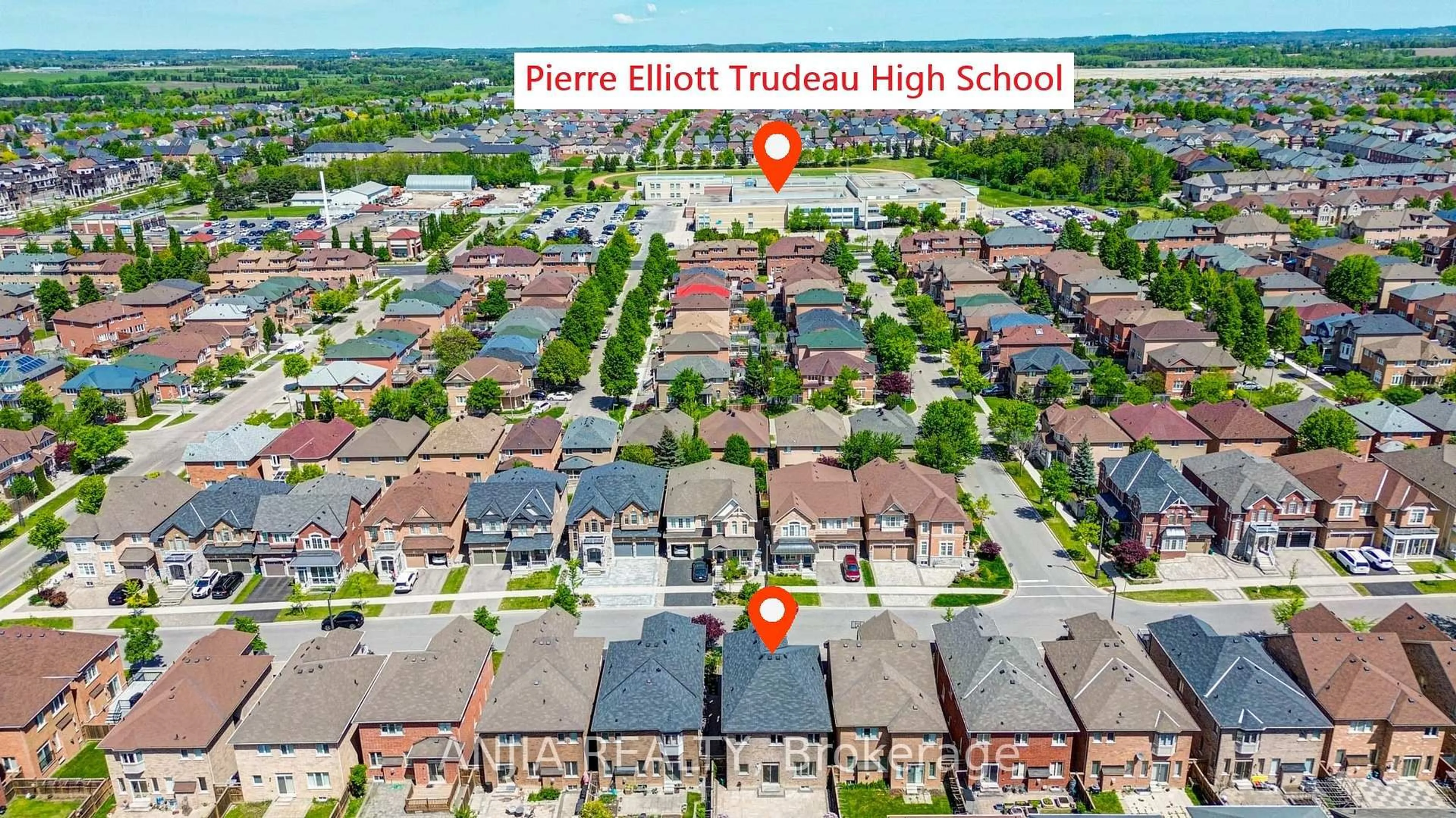 A pic from outside/outdoor area/front of a property/back of a property/a pic from drone, street for 17 Holst Ave, Markham Ontario L6C 0S7