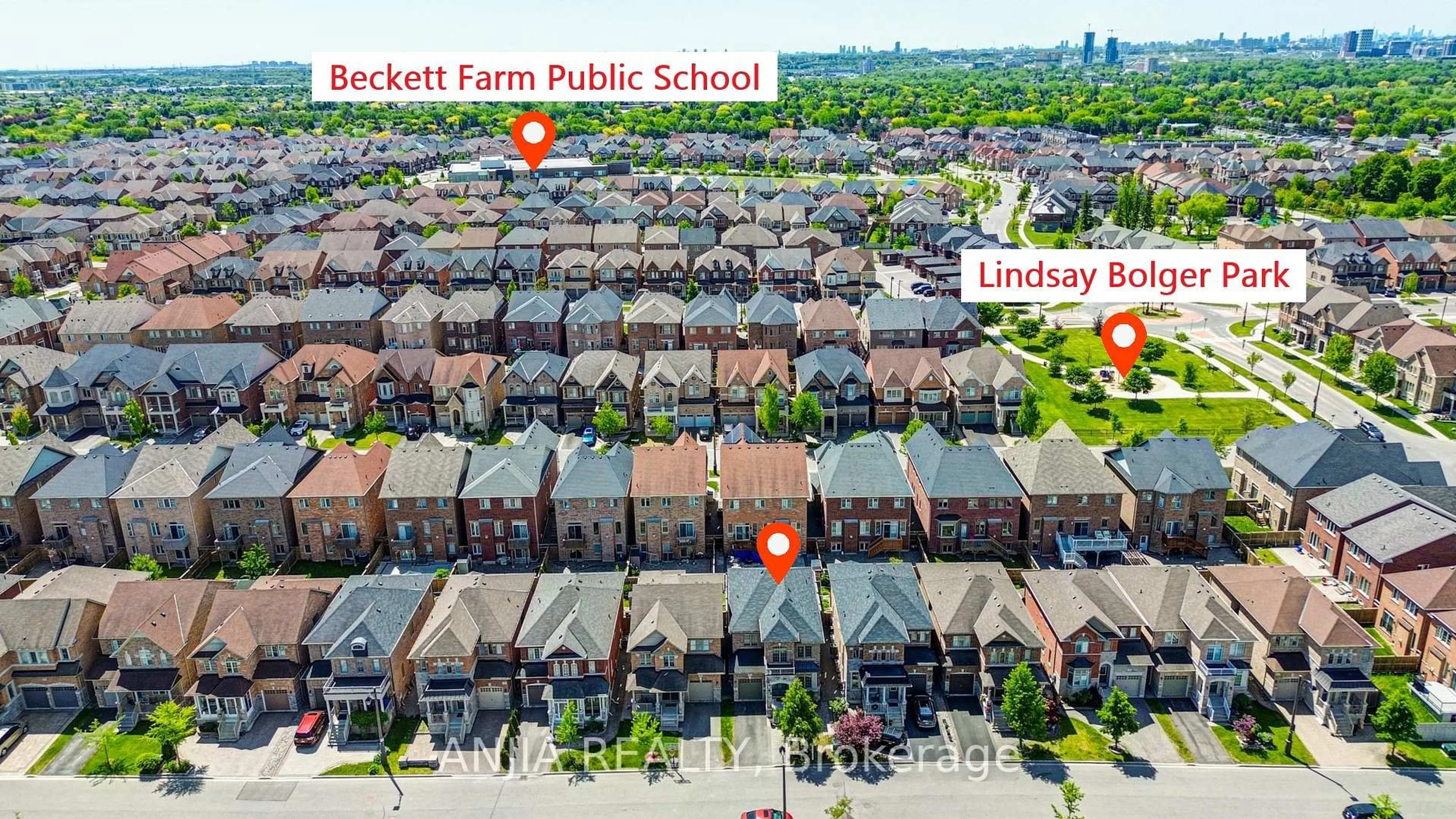 A pic from outside/outdoor area/front of a property/back of a property/a pic from drone, city buildings view from balcony for 17 Holst Ave, Markham Ontario L6C 0S7