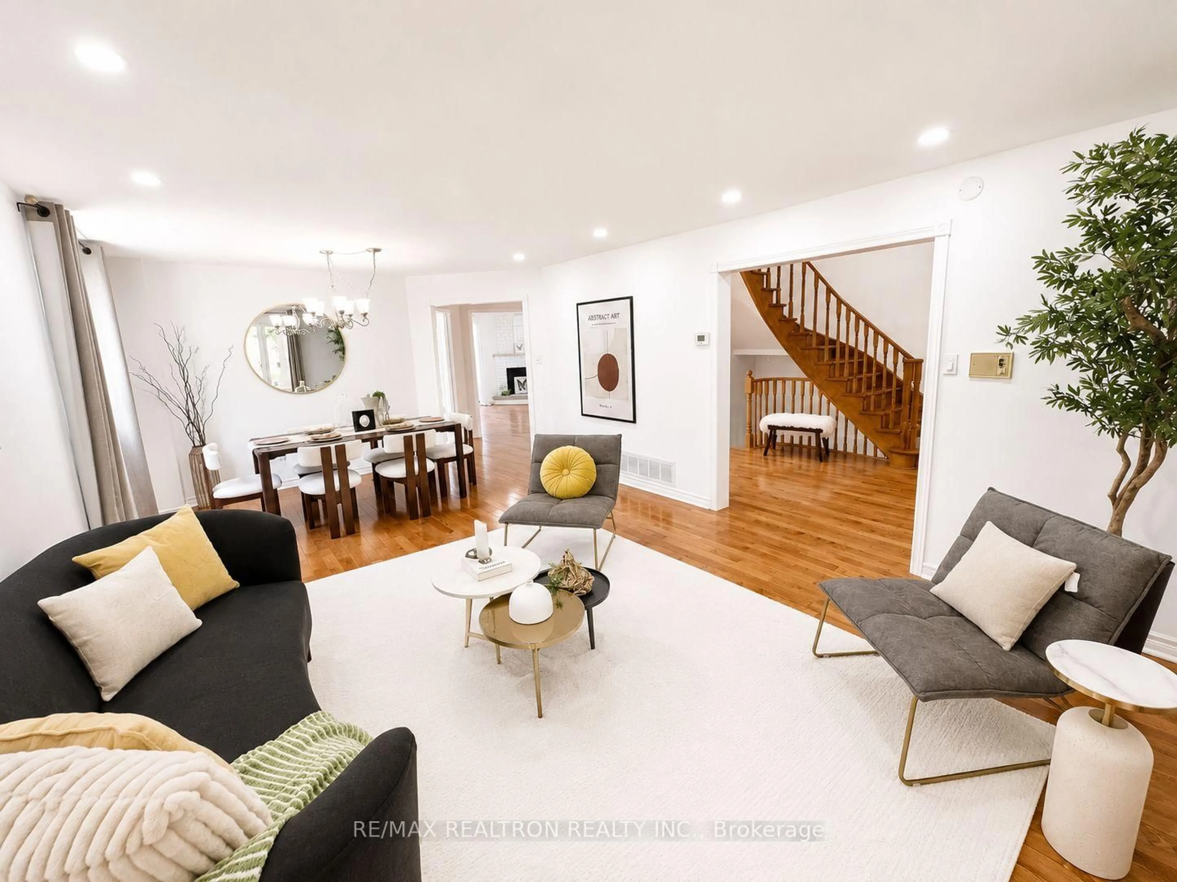 Living room with furniture, unknown for 8 Muster Crt, Markham Ontario L3R 9G5