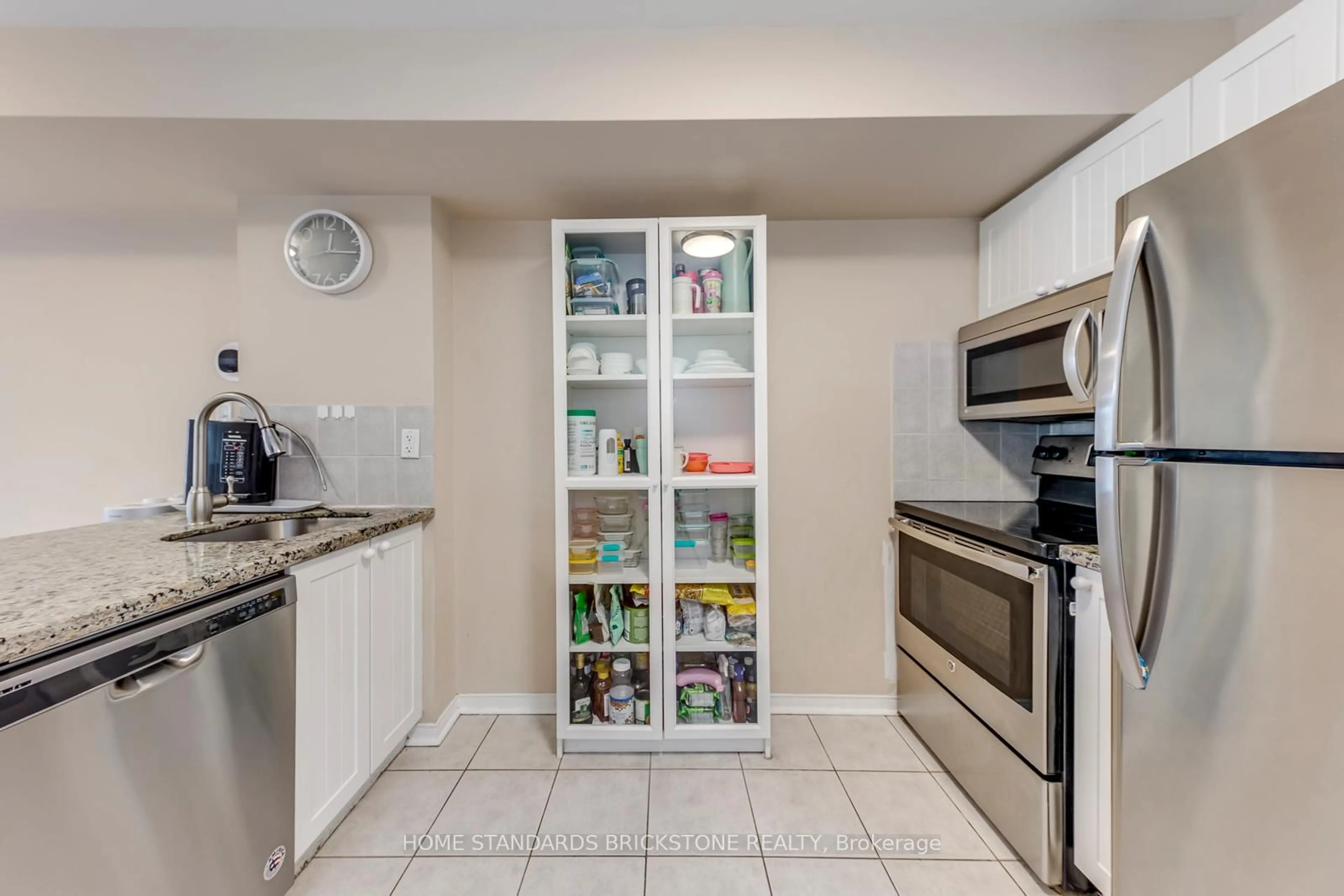 Standard kitchen, ceramic/tile floor for 306 John St #291, Markham Ontario L3T 0A7