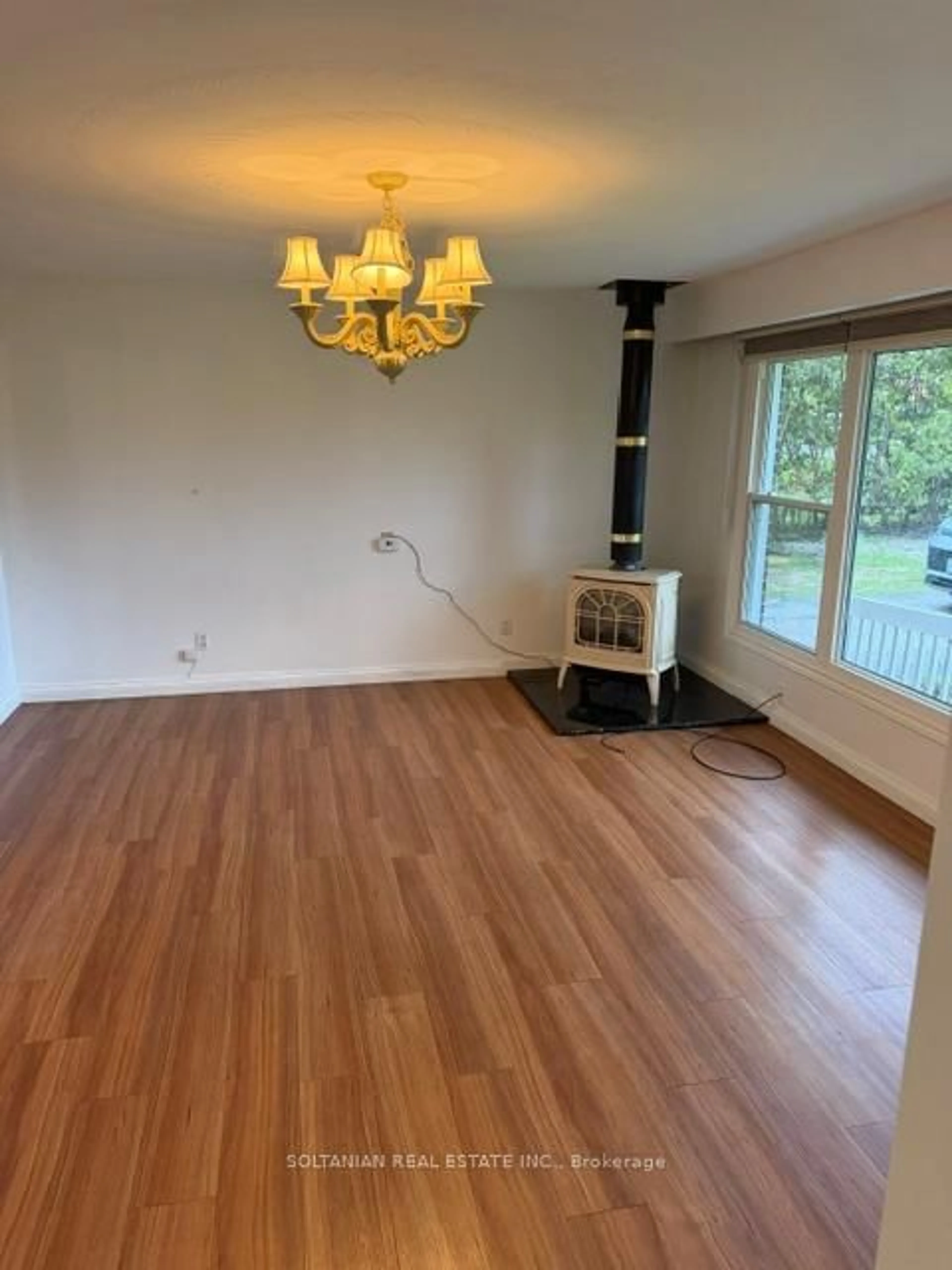 A pic of a room for 66 Tulip St, Georgina Ontario L4P 1C7