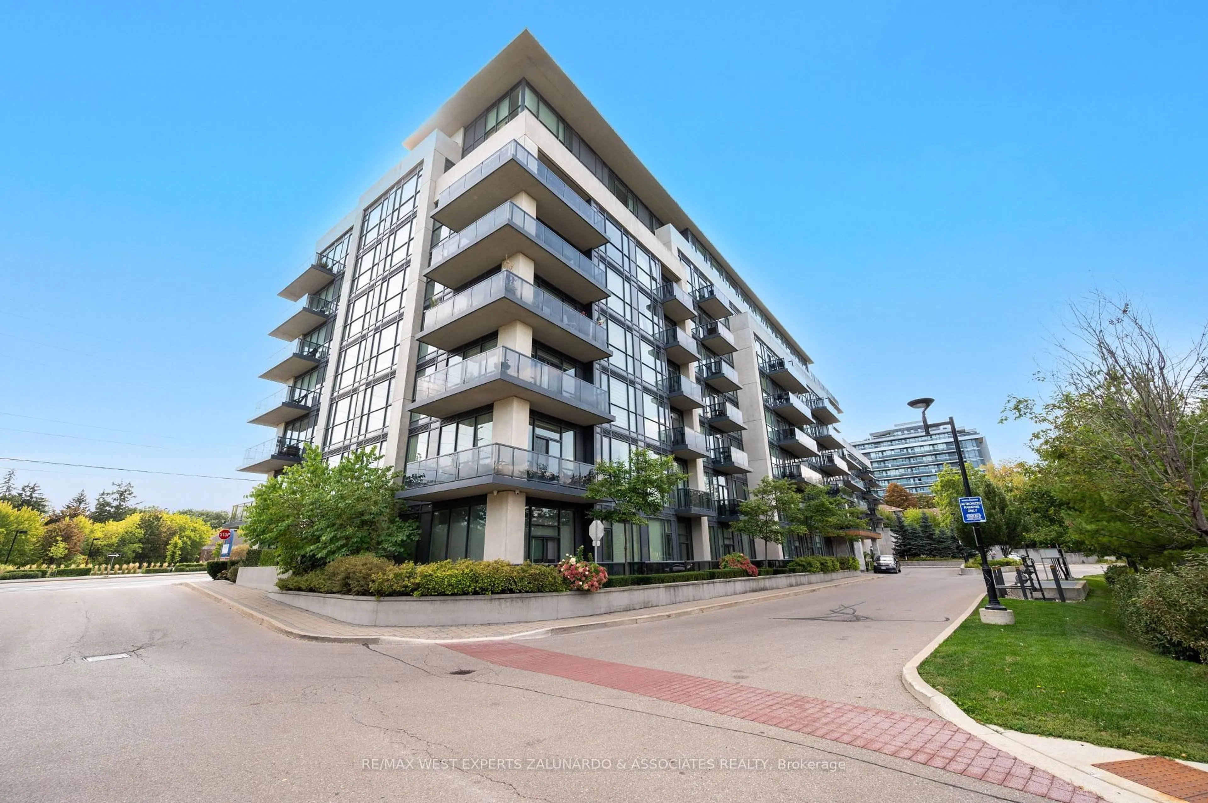 Patio, building for 4700 Highway 7 Rd #412, Vaughan Ontario L4L 0B4