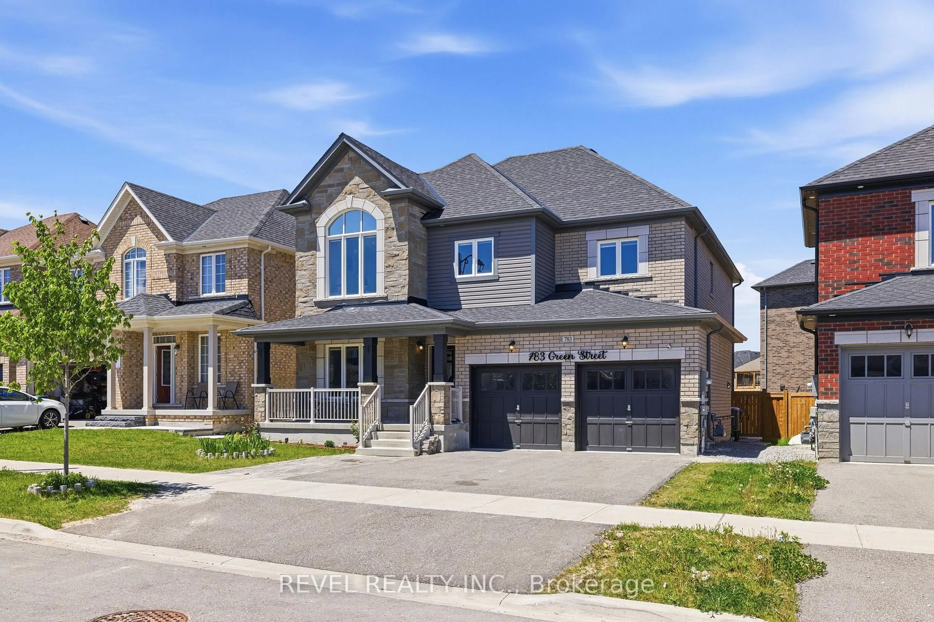 Home with brick exterior material, street for 783 Green St, Innisfil Ontario L0L 1W0