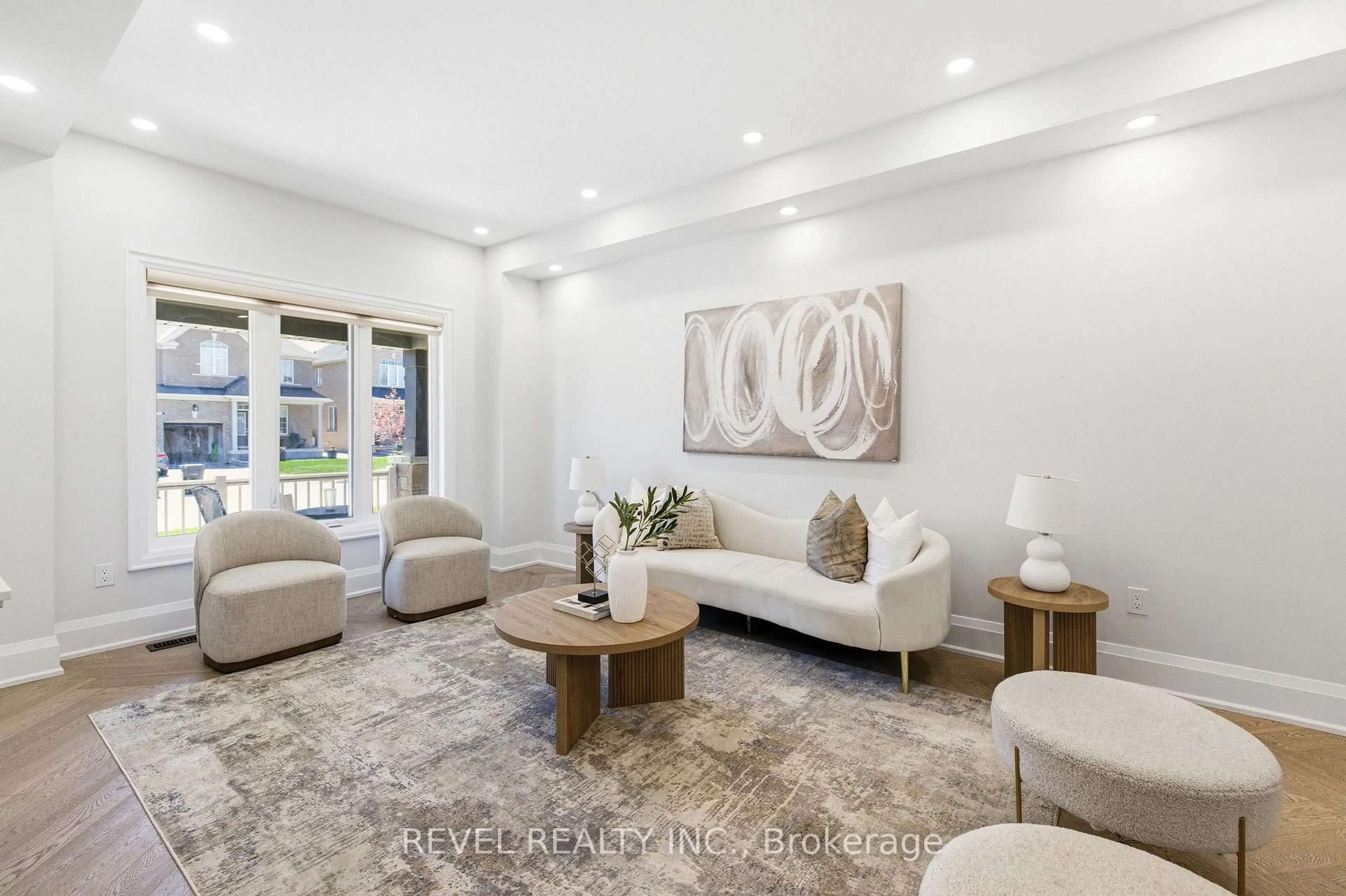 Living room with furniture, unknown for 783 Green St, Innisfil Ontario L0L 1W0