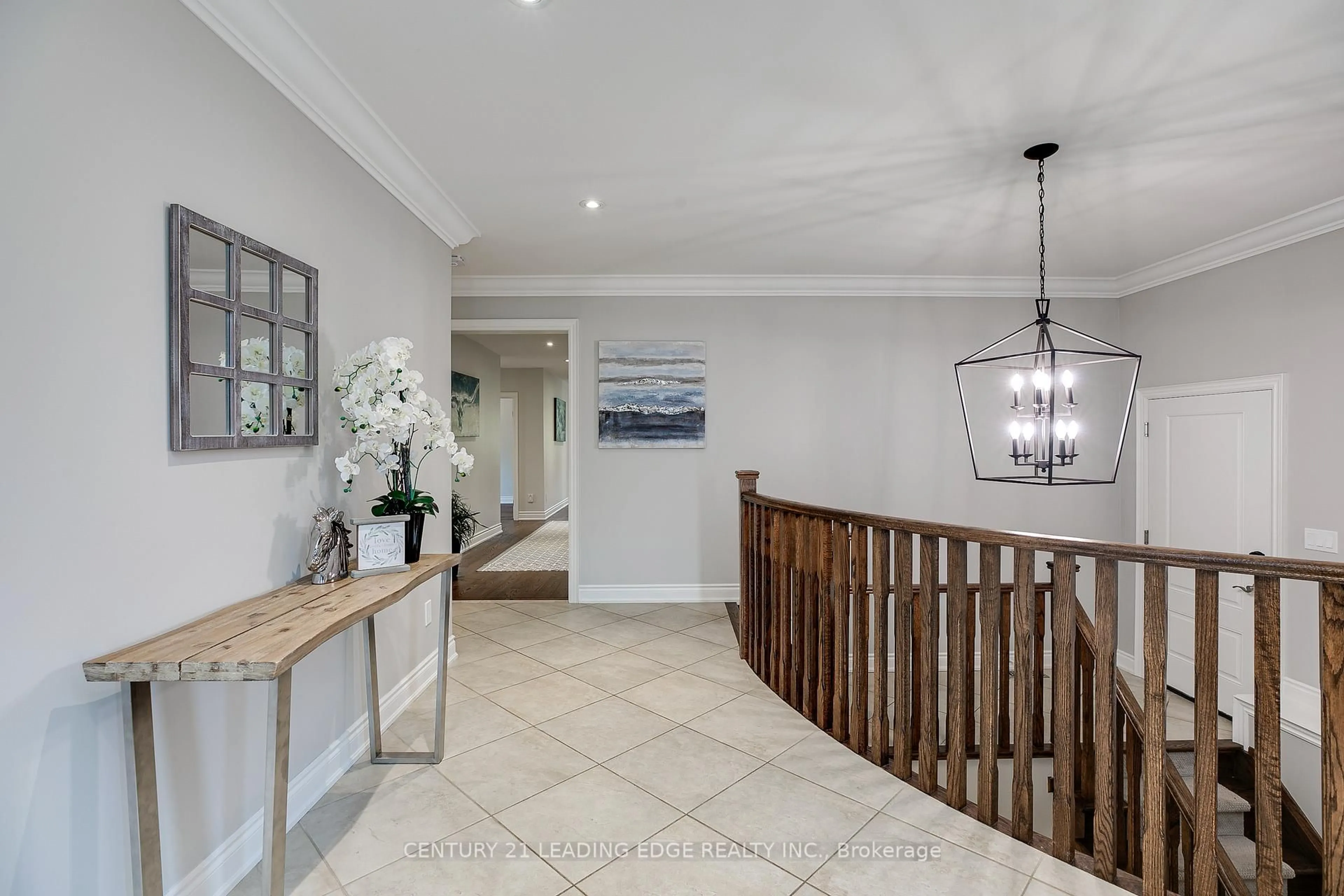 Indoor entryway for 108 Robinson St, Markham Ontario L3P 1P1