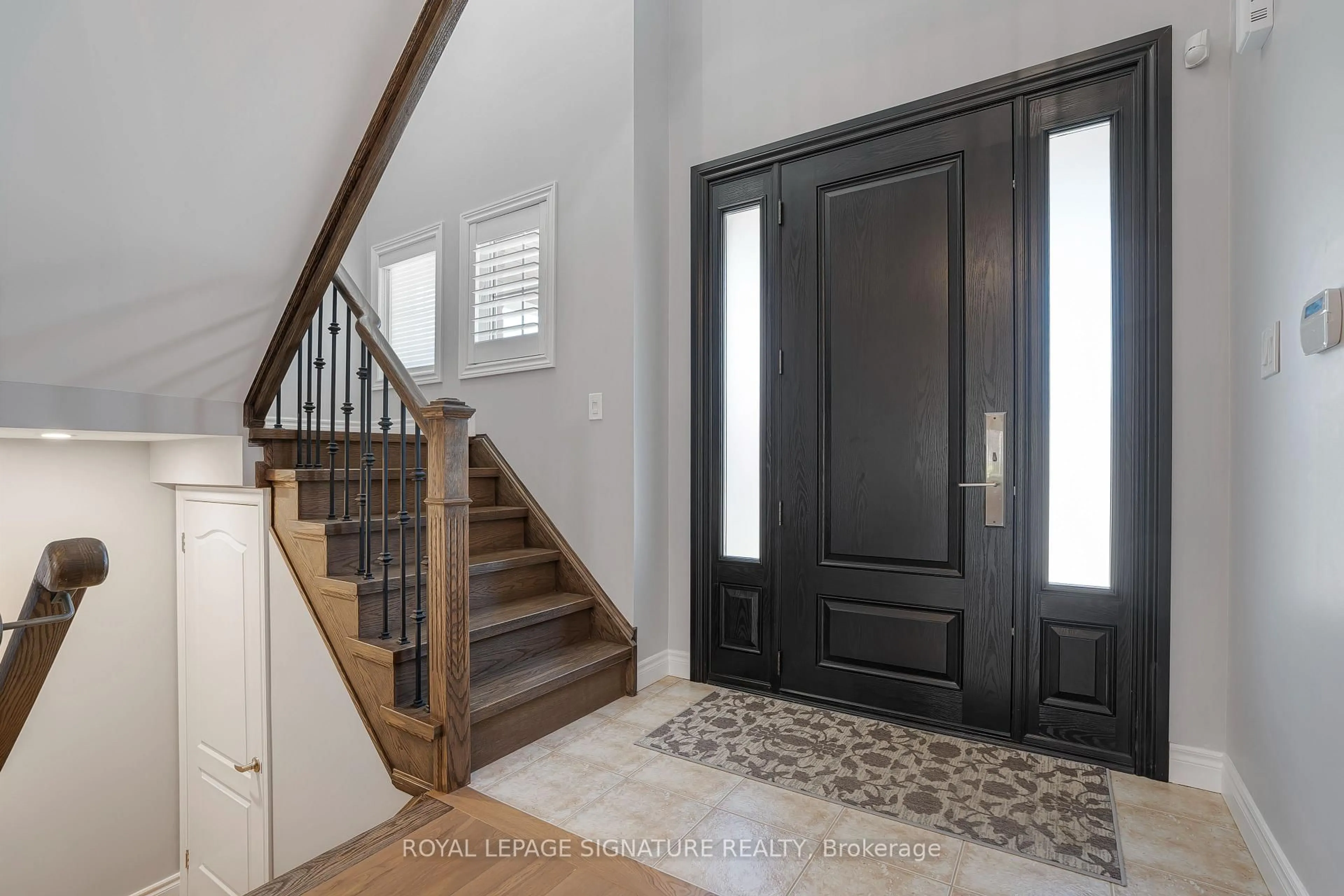 Indoor entryway for 35 Mahogany Forest Dr, Vaughan Ontario L6A 4S8