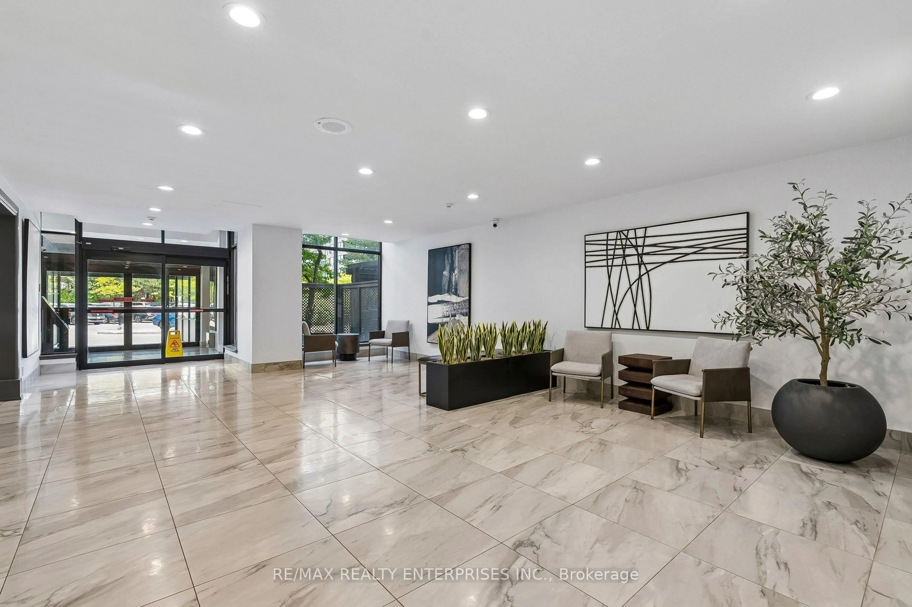 Lobby for 22 Clarissa Dr #402, Richmond Hill Ontario L4C 9R6