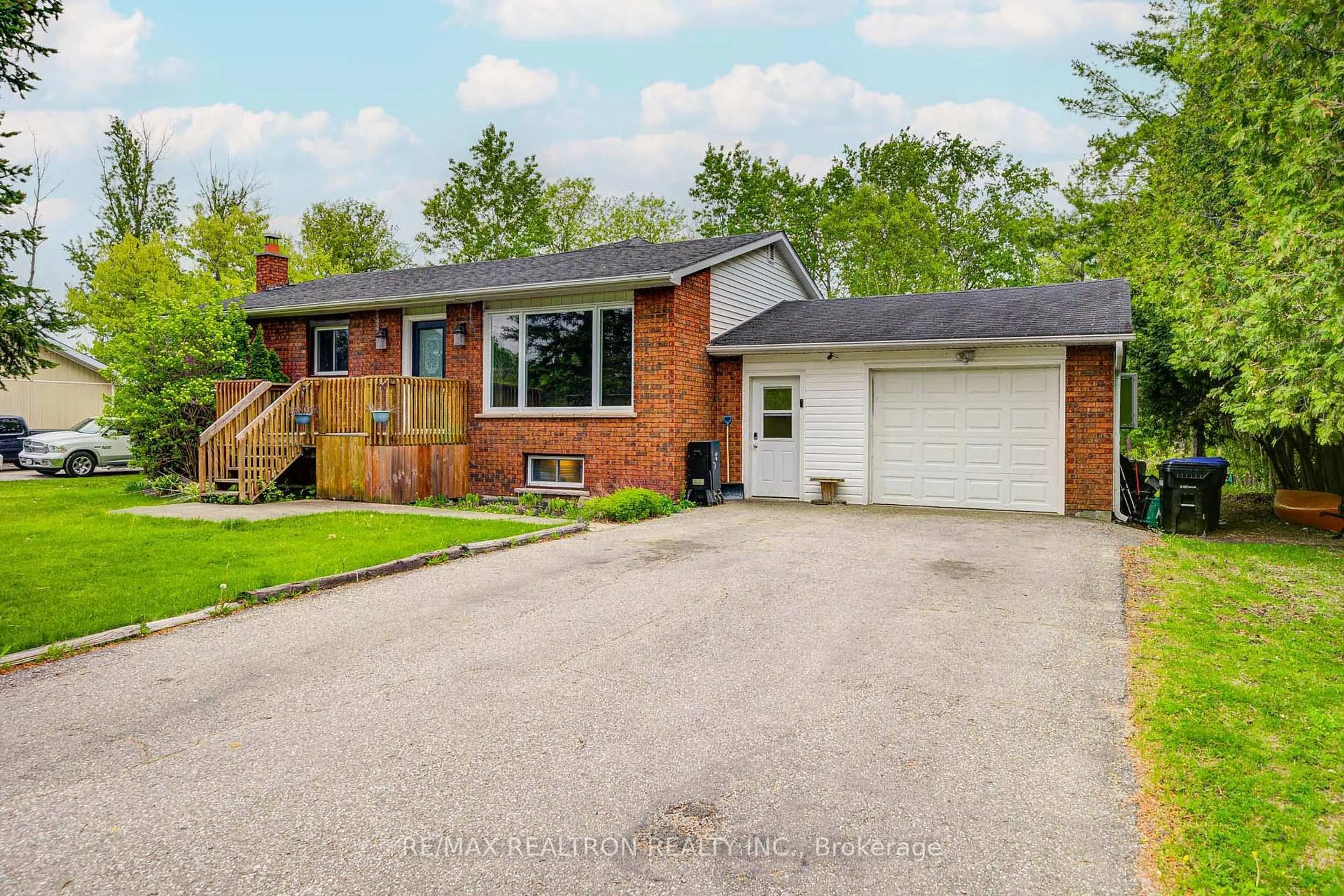 Home with brick exterior material, street for 1147 Belle Aire Beach Rd, Innisfil Ontario L0L 1C0