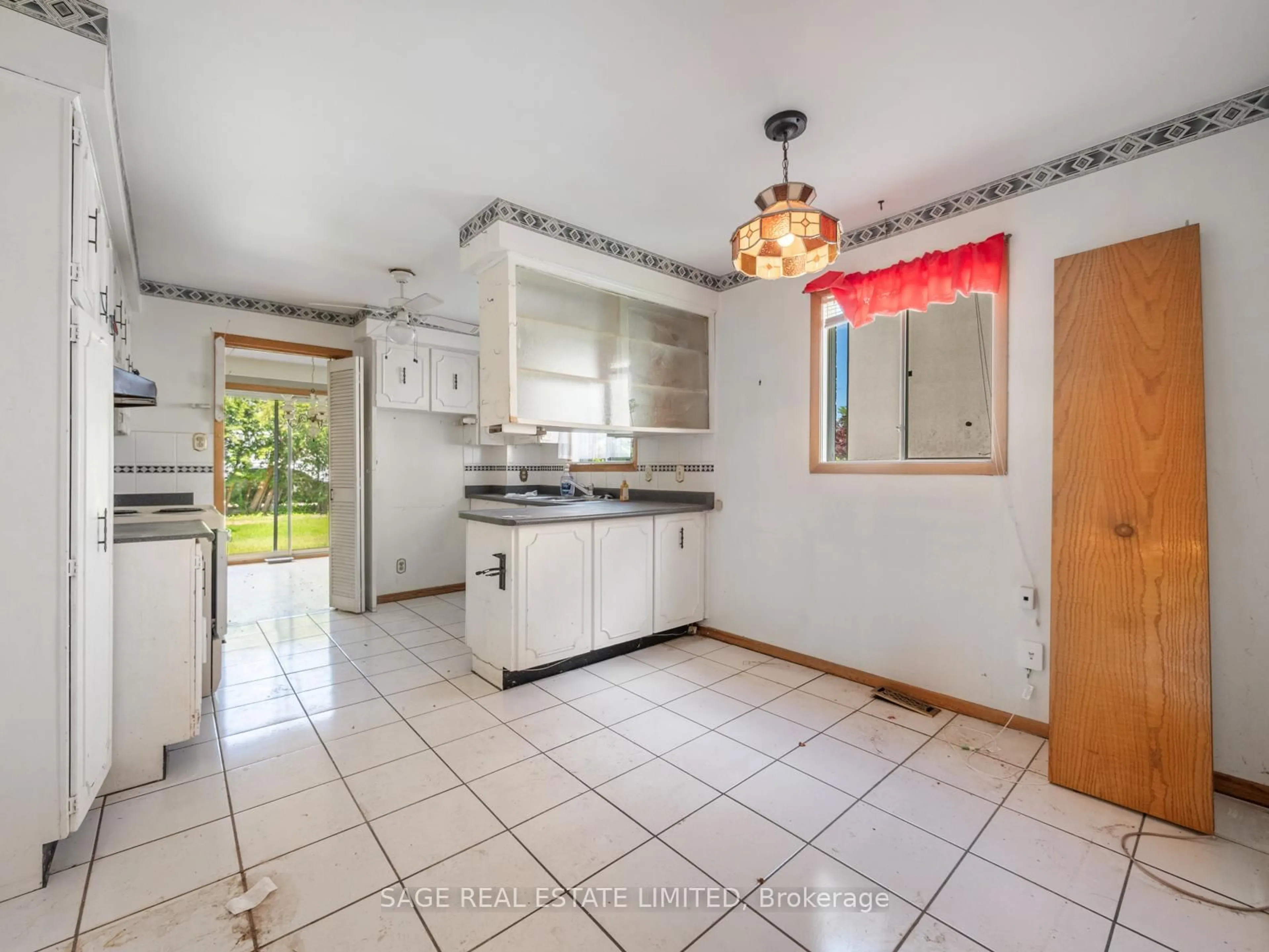 Open concept kitchen, ceramic/tile floor for 2 Johnson St, Markham Ontario L3T 2N7