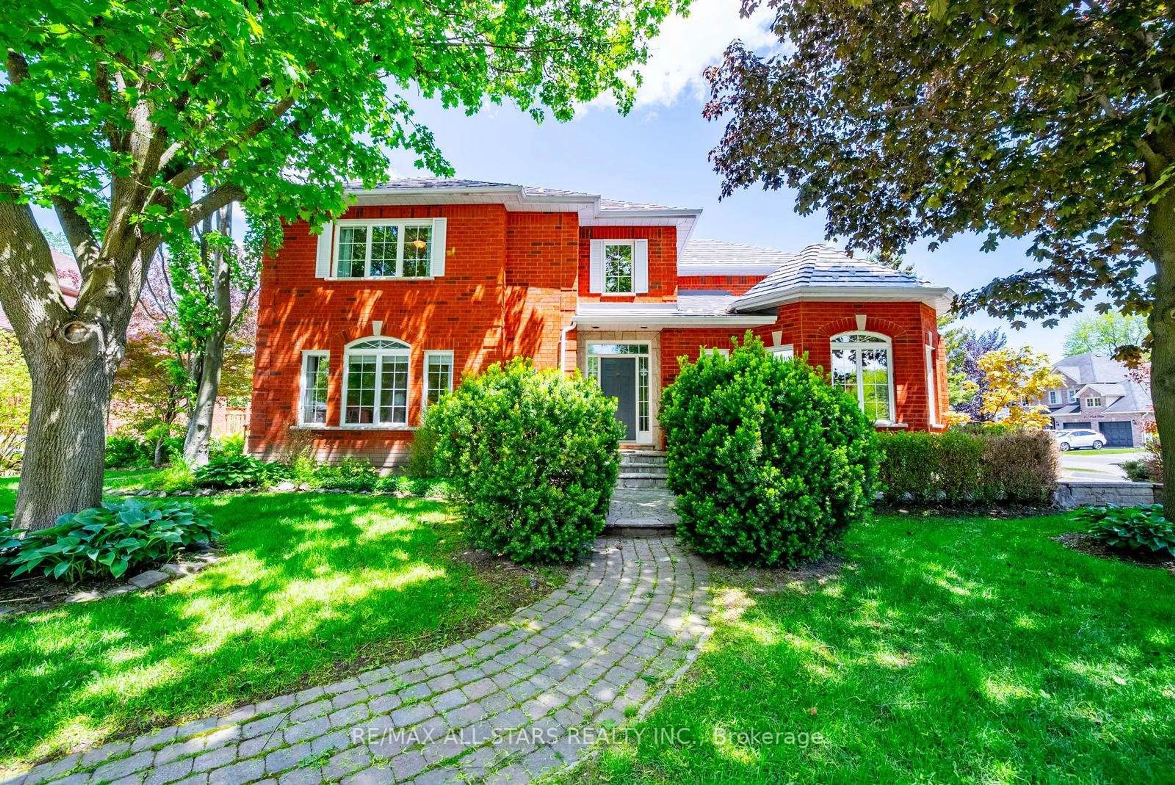 Home with brick exterior material, street for 160 Park Dr, Whitchurch-Stouffville Ontario L4A 1J6