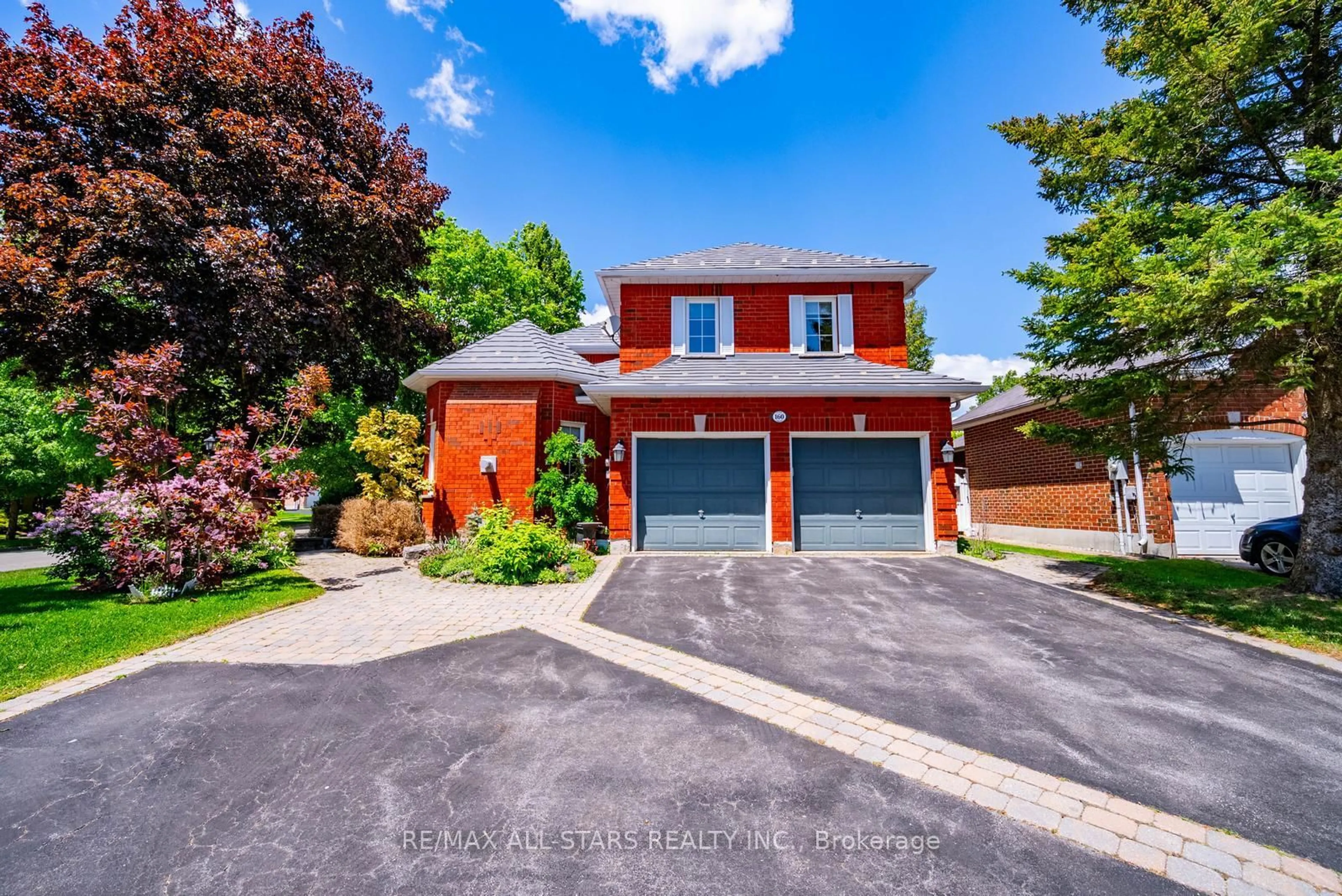 Home with brick exterior material, street for 160 Park Dr, Whitchurch-Stouffville Ontario L4A 1J6